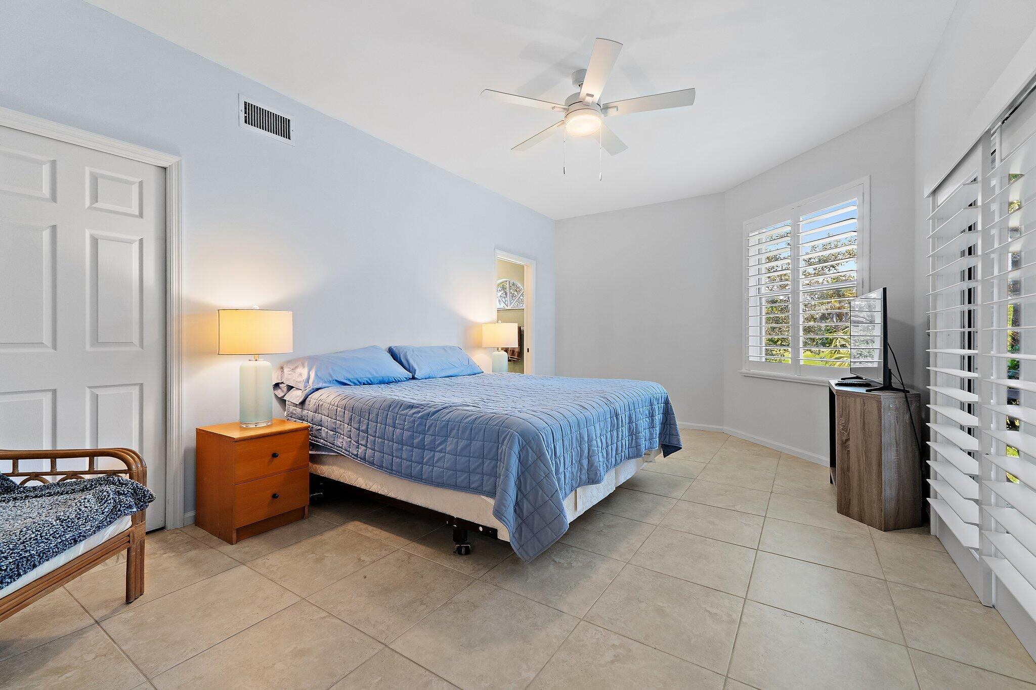 B26036782 Property Photo 28