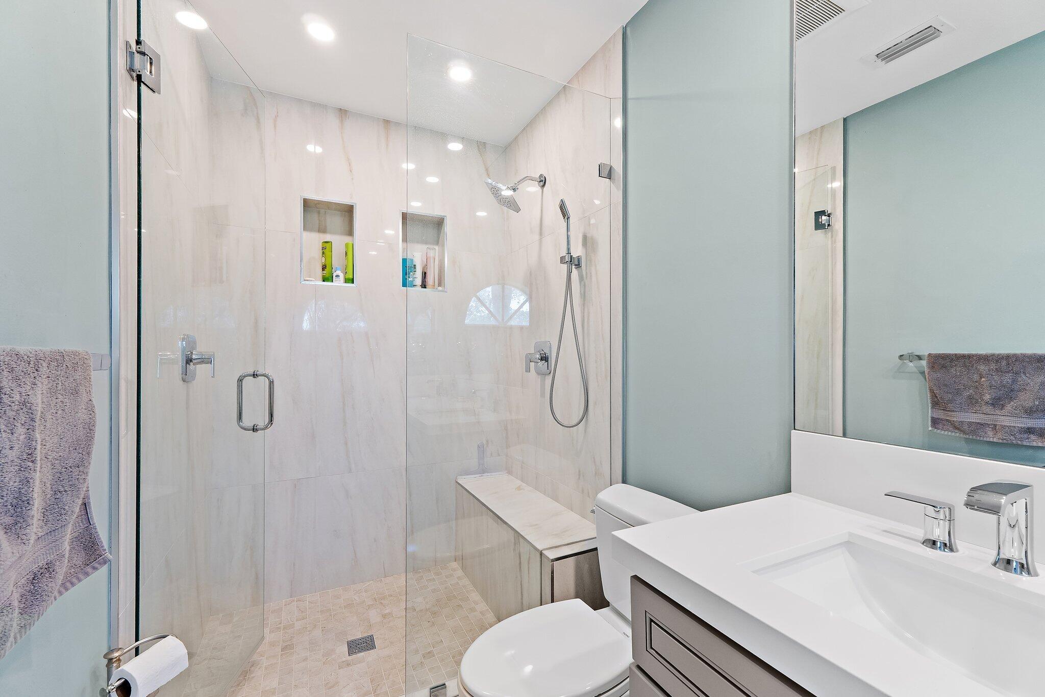 B26036782 Property Photo 32