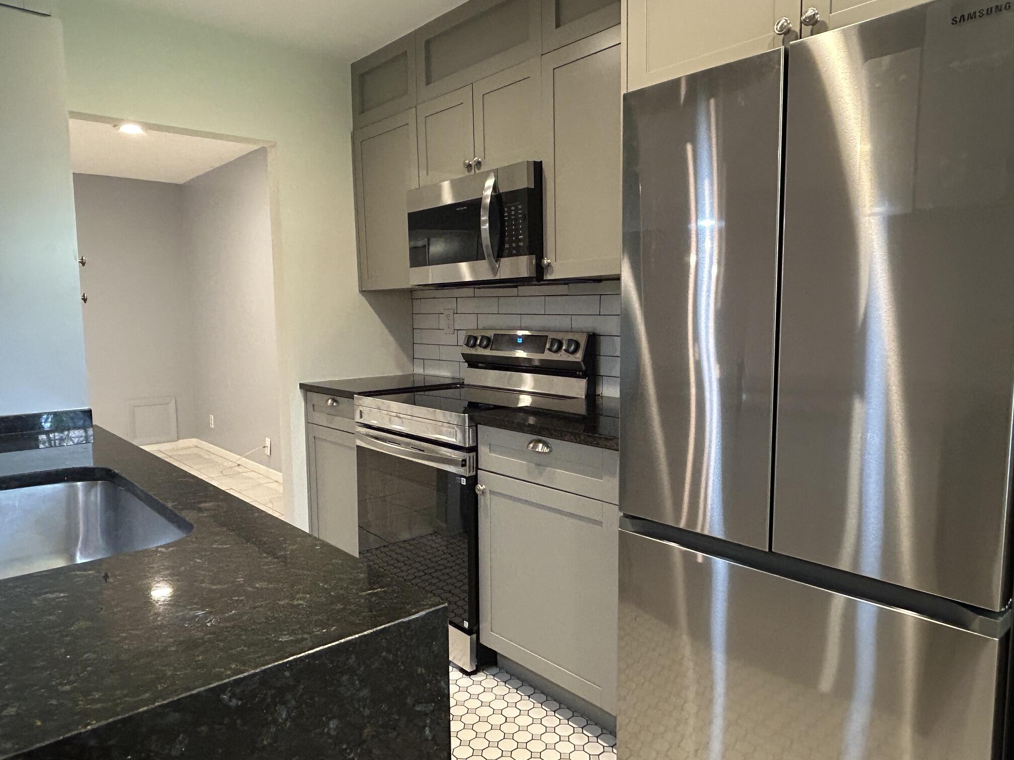 5270 Nesting Way B Property Photo 10