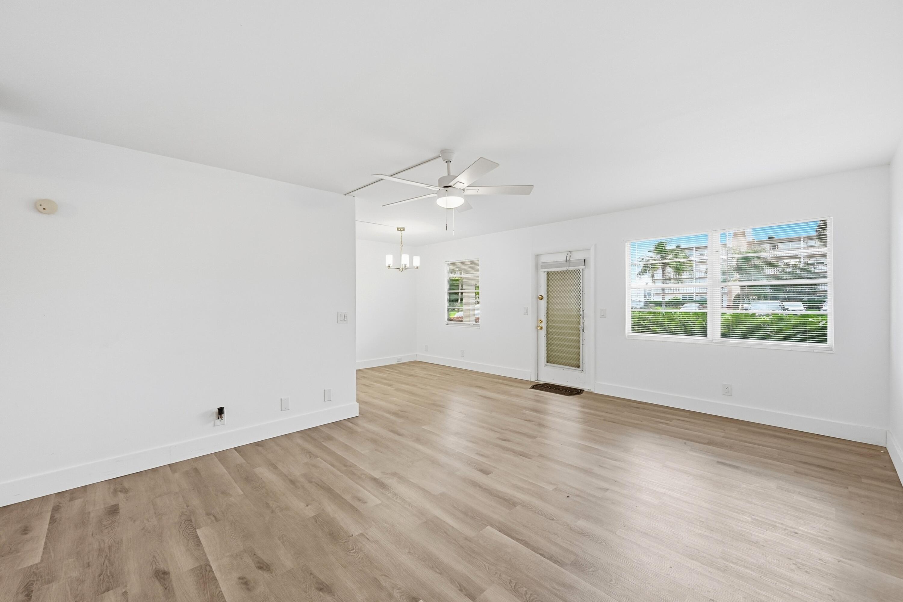 1043 Cornwall C Property Photo 3