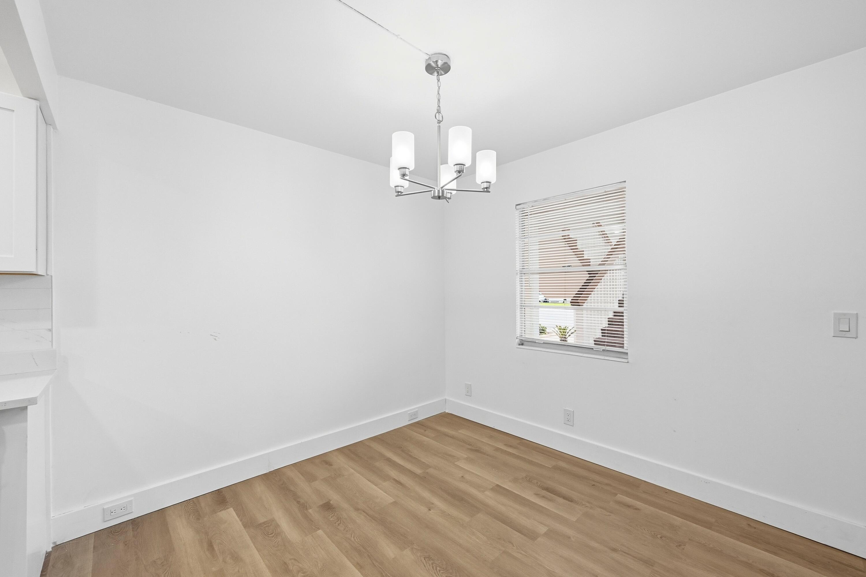 1043 Cornwall C Property Photo 11
