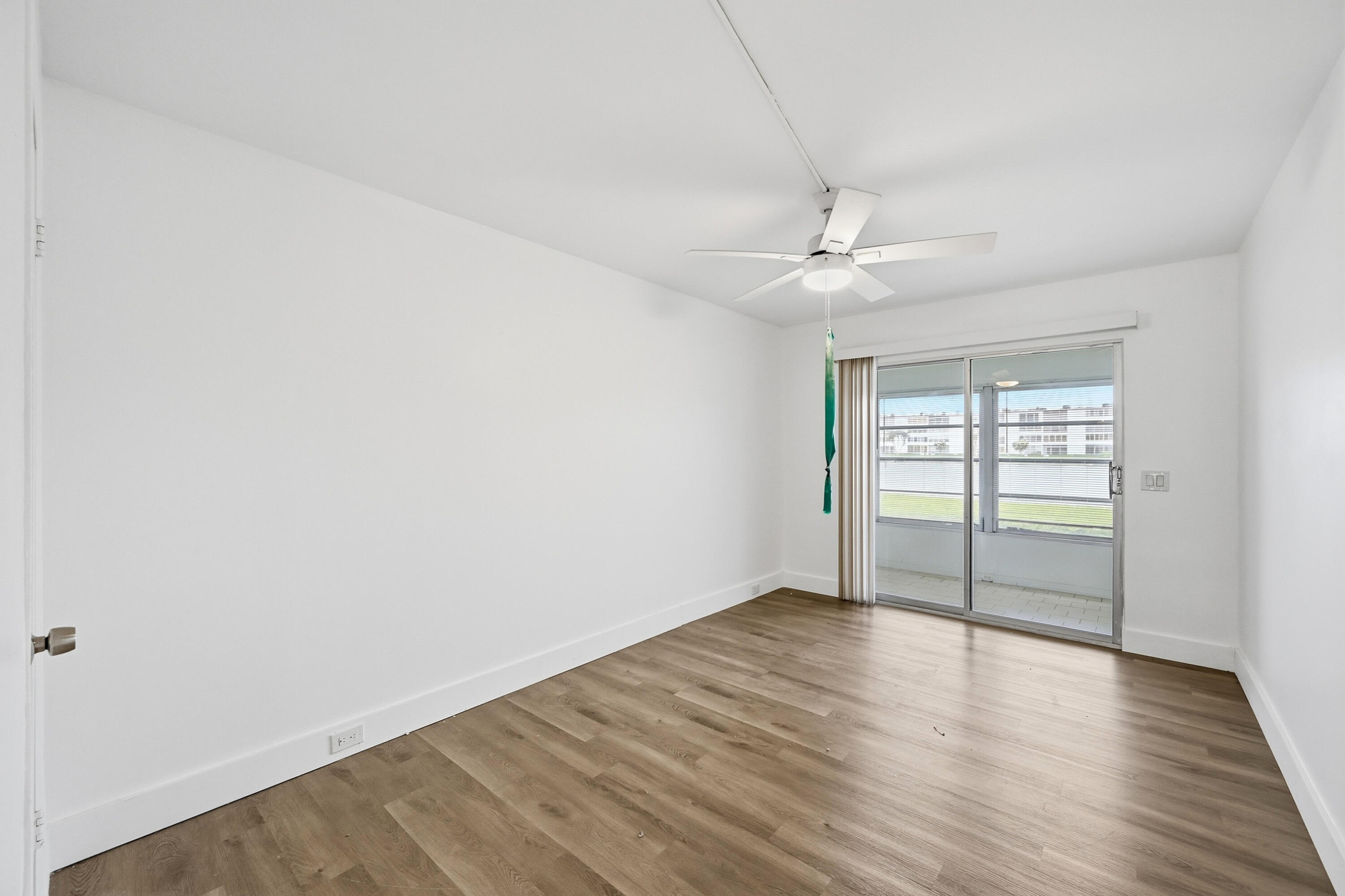 1043 Cornwall C Property Photo 12