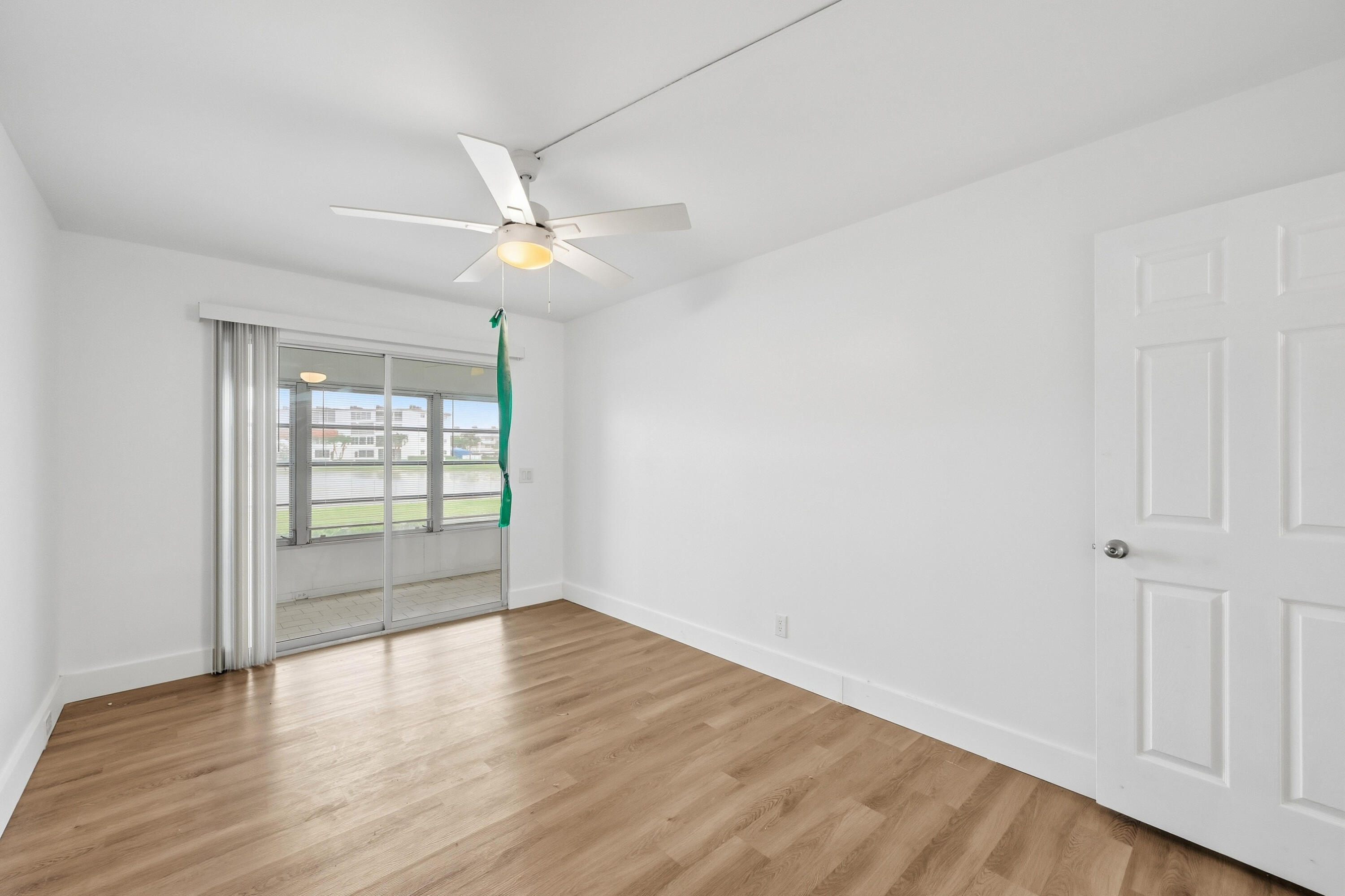 1043 Cornwall C Property Photo 13