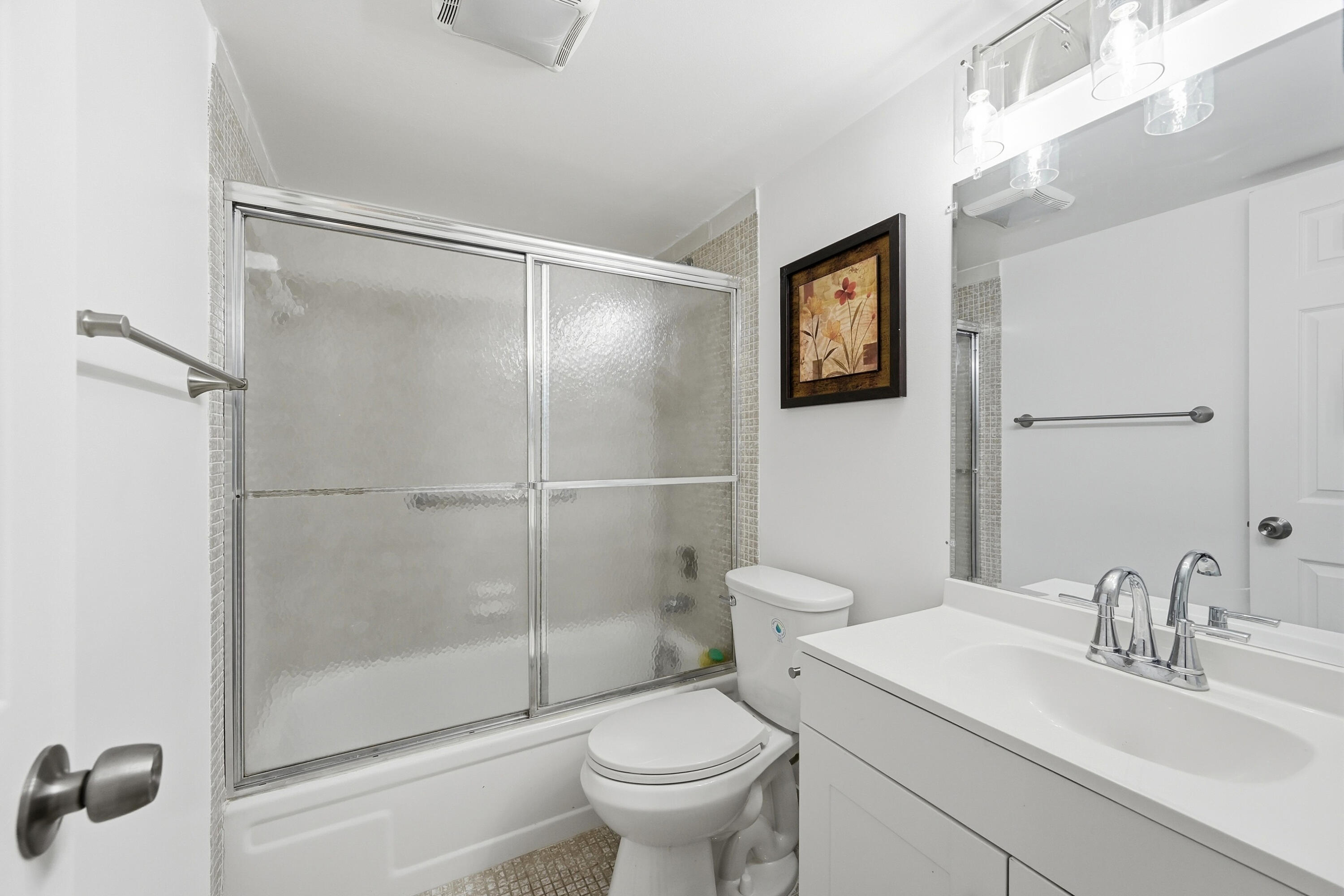 1043 Cornwall C Property Photo 18