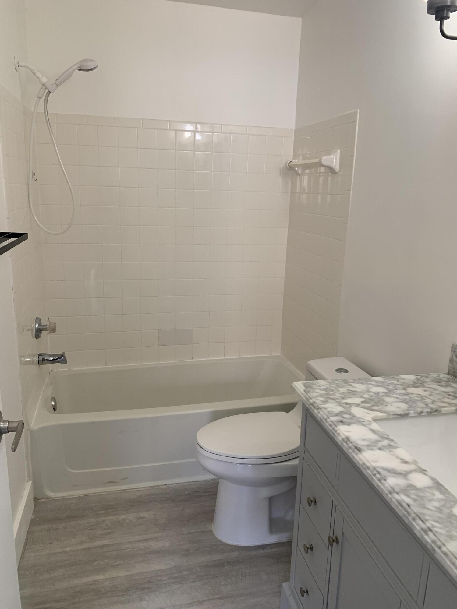 2926 S University Drive 6202 Property Photo 8