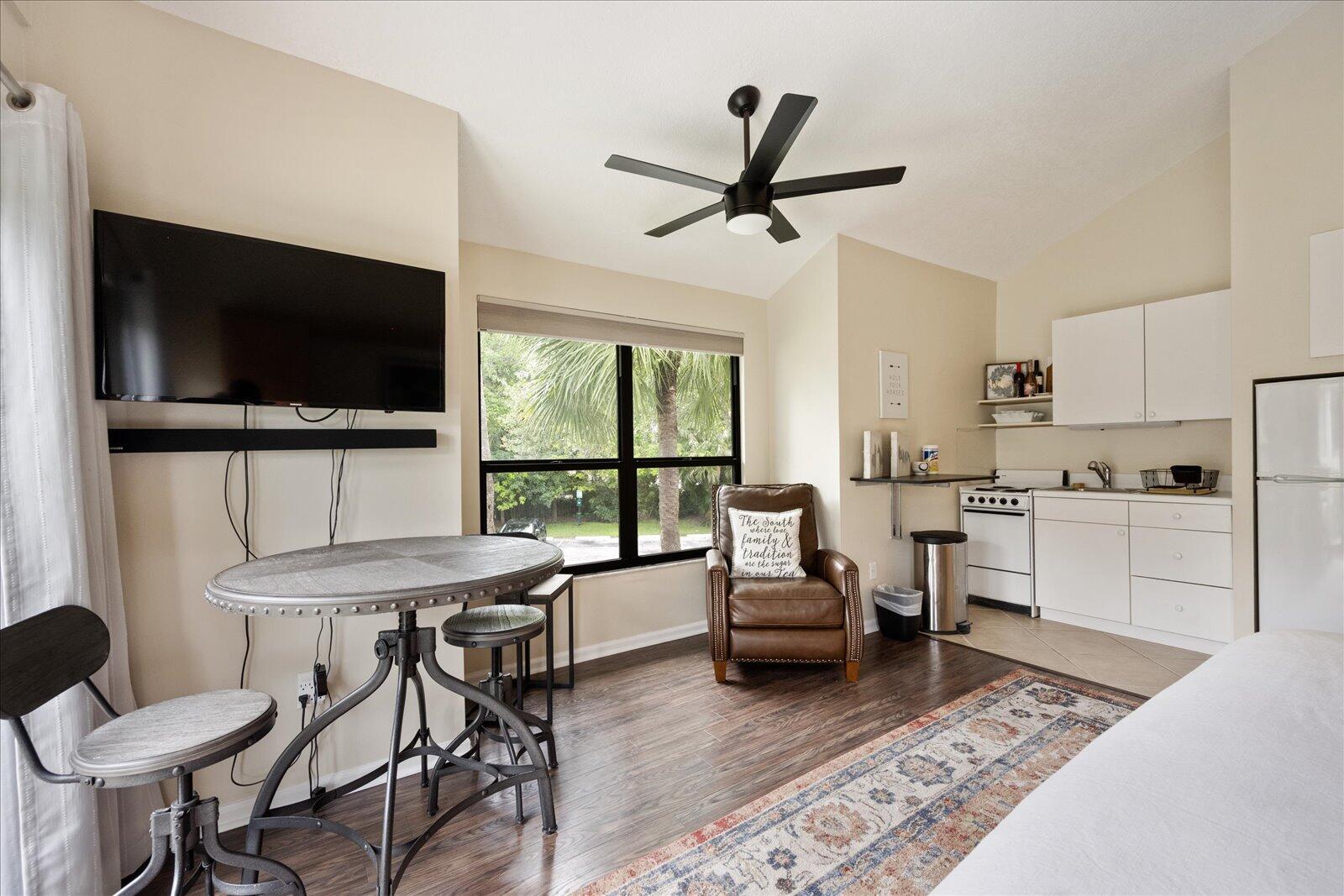 11863 Wimbledon Circle 539 Property Photo 4