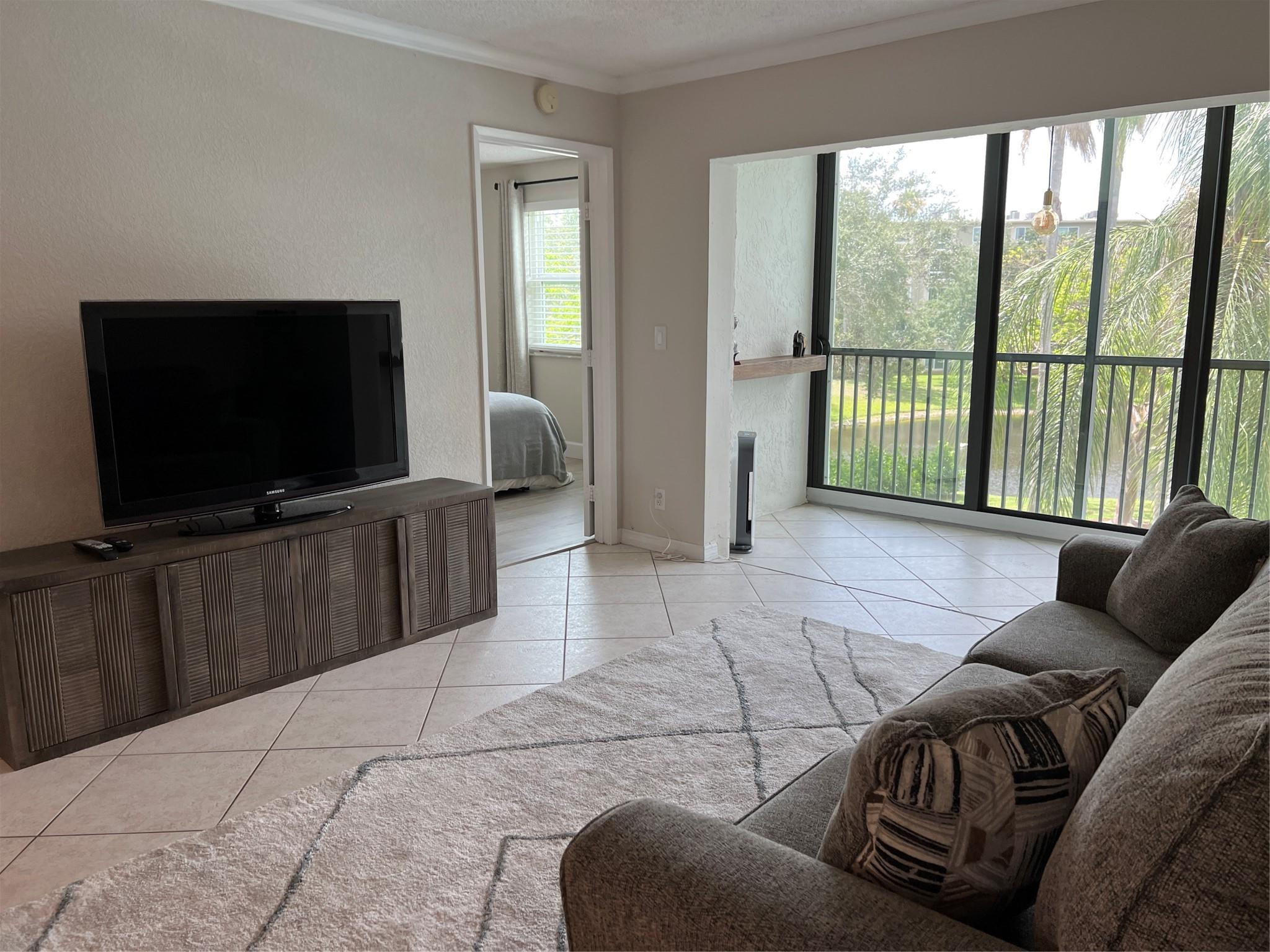 2220 N Cypress Bend Drive 301 Property Photo 1