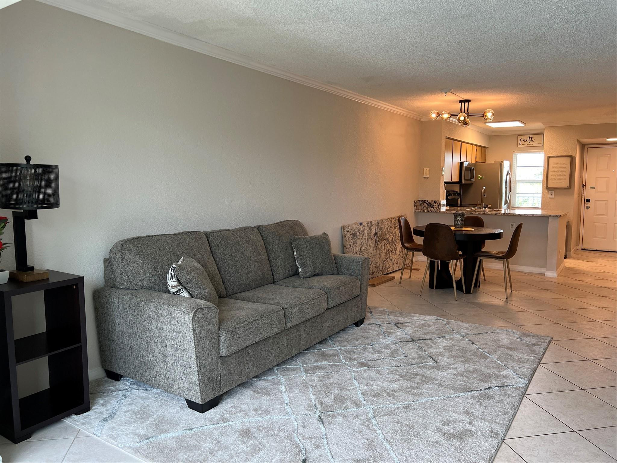 2220 N Cypress Bend Drive 301 Property Photo 2