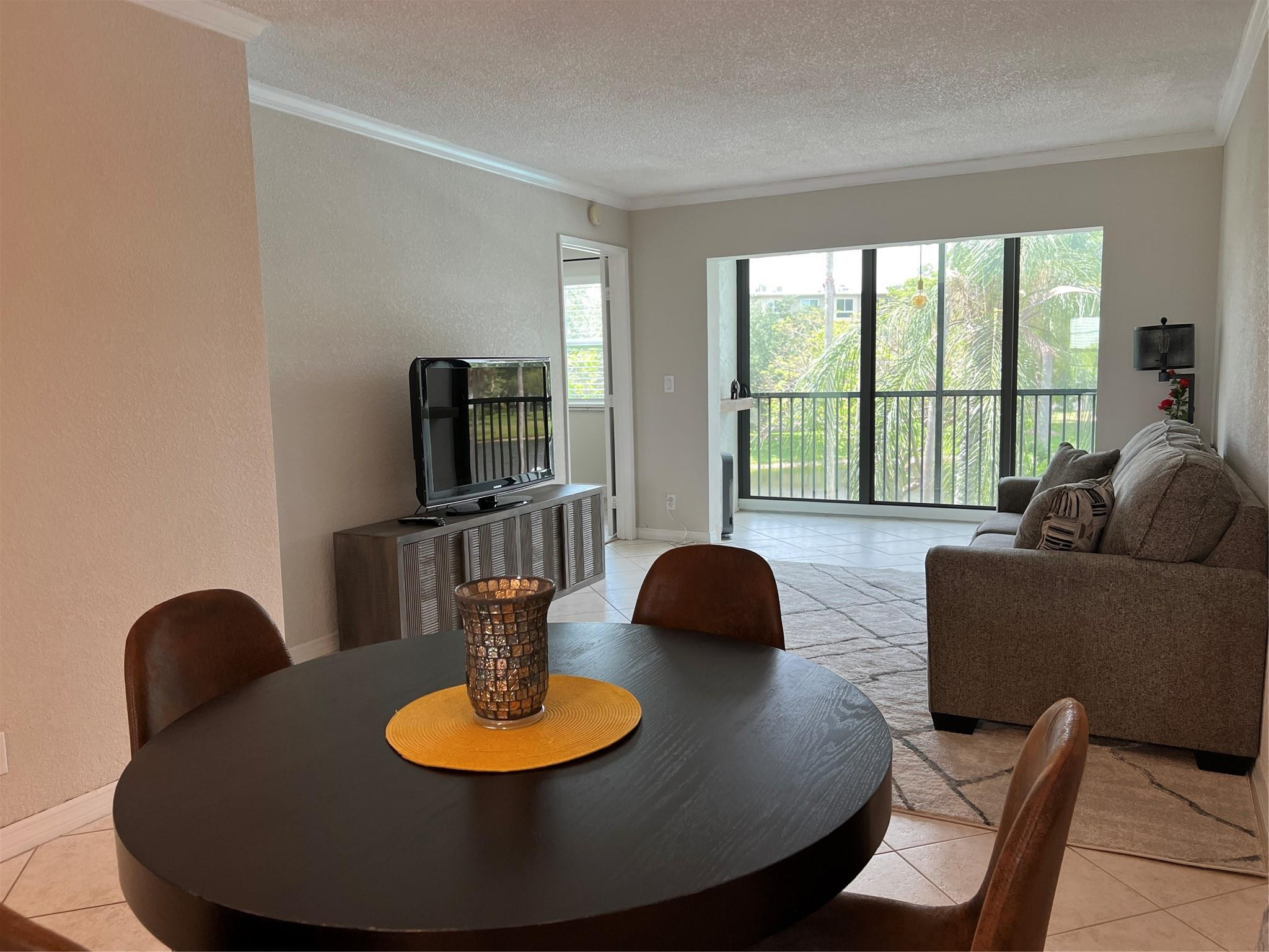 2220 N Cypress Bend Drive 301 Property Photo 5