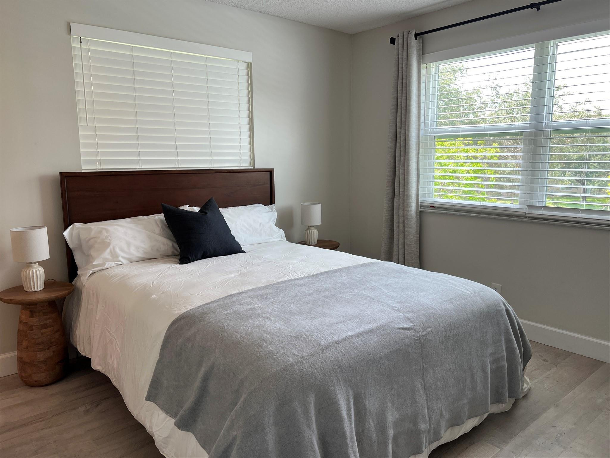 2220 N Cypress Bend Drive 301 Property Photo 10