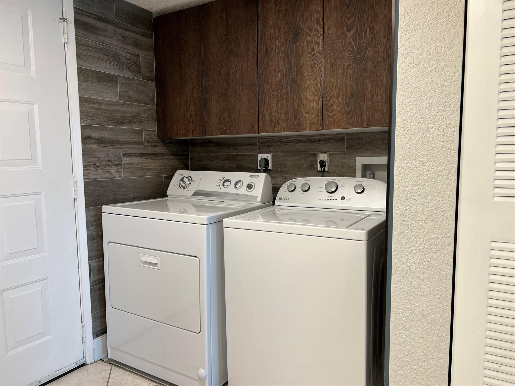 2220 N Cypress Bend Drive 301 Property Photo 17