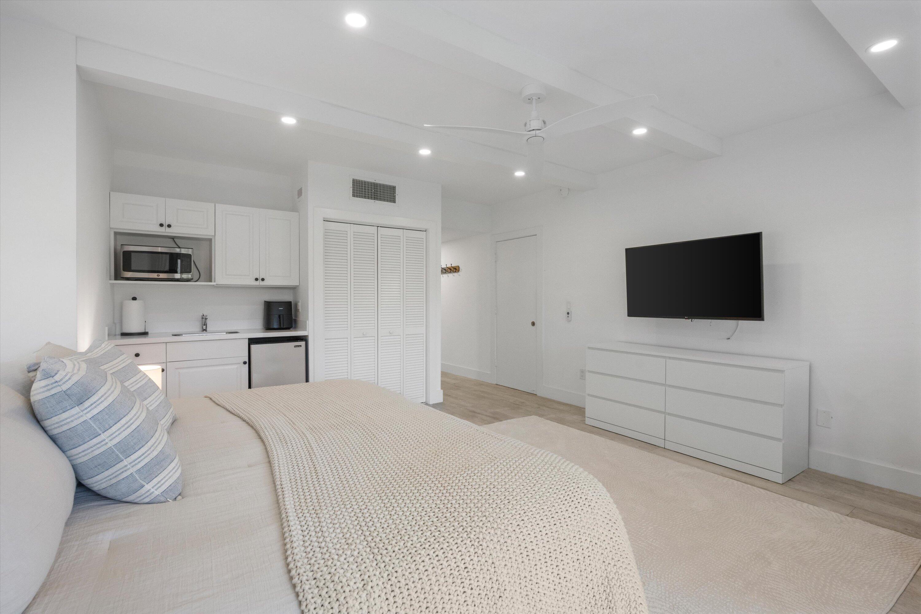 13334 Polo Club Road 211 Property Photo 4