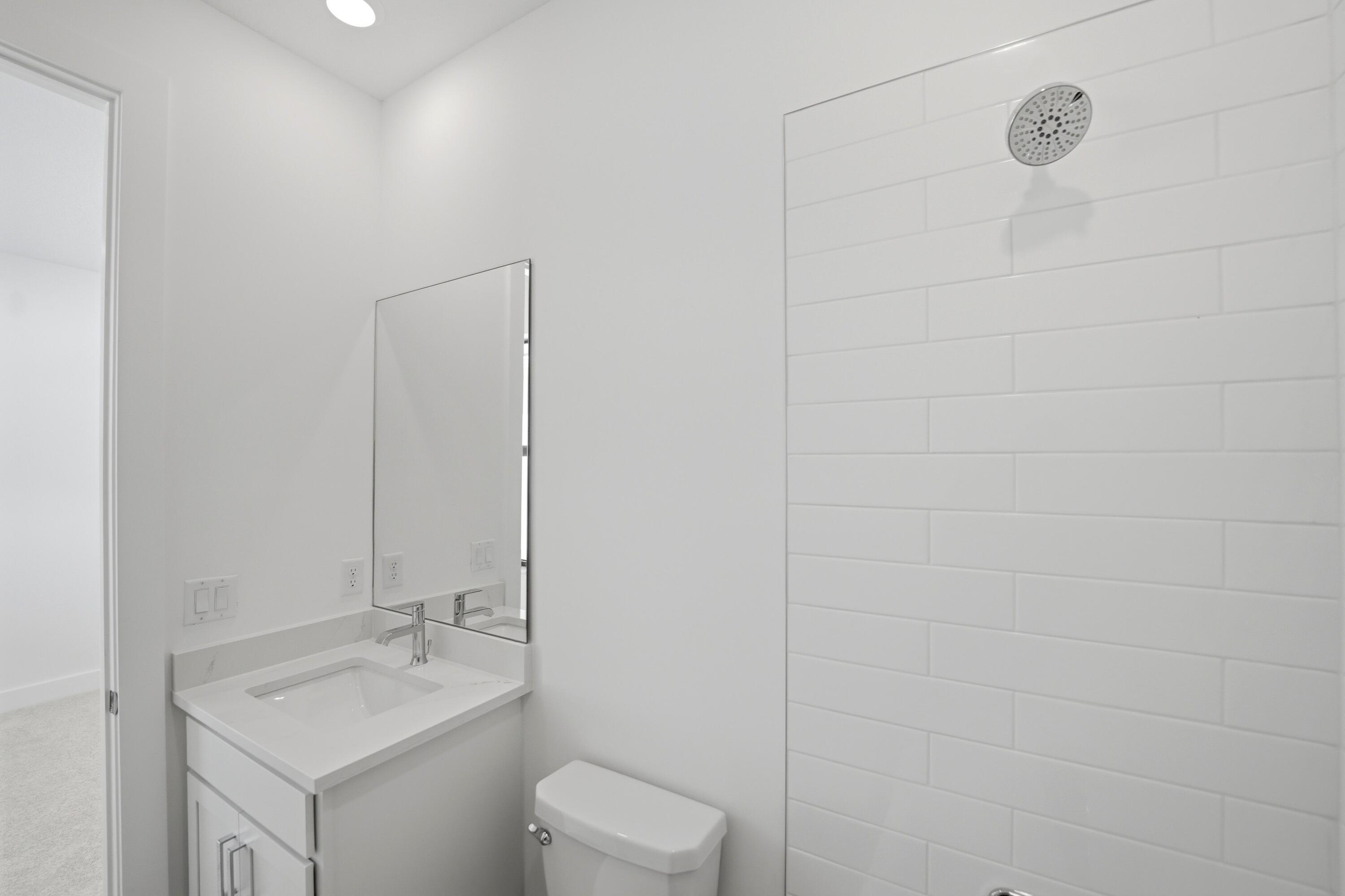 1012 Raleigh Way Property Photo 22