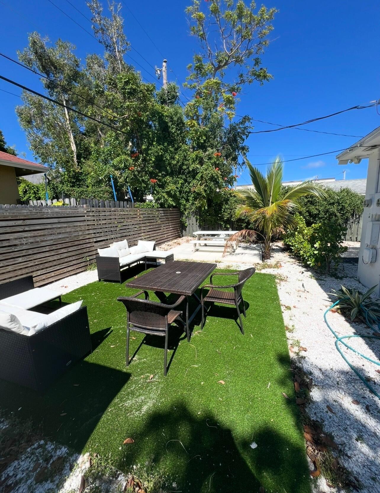 427 Conniston Road B Property Photo 10