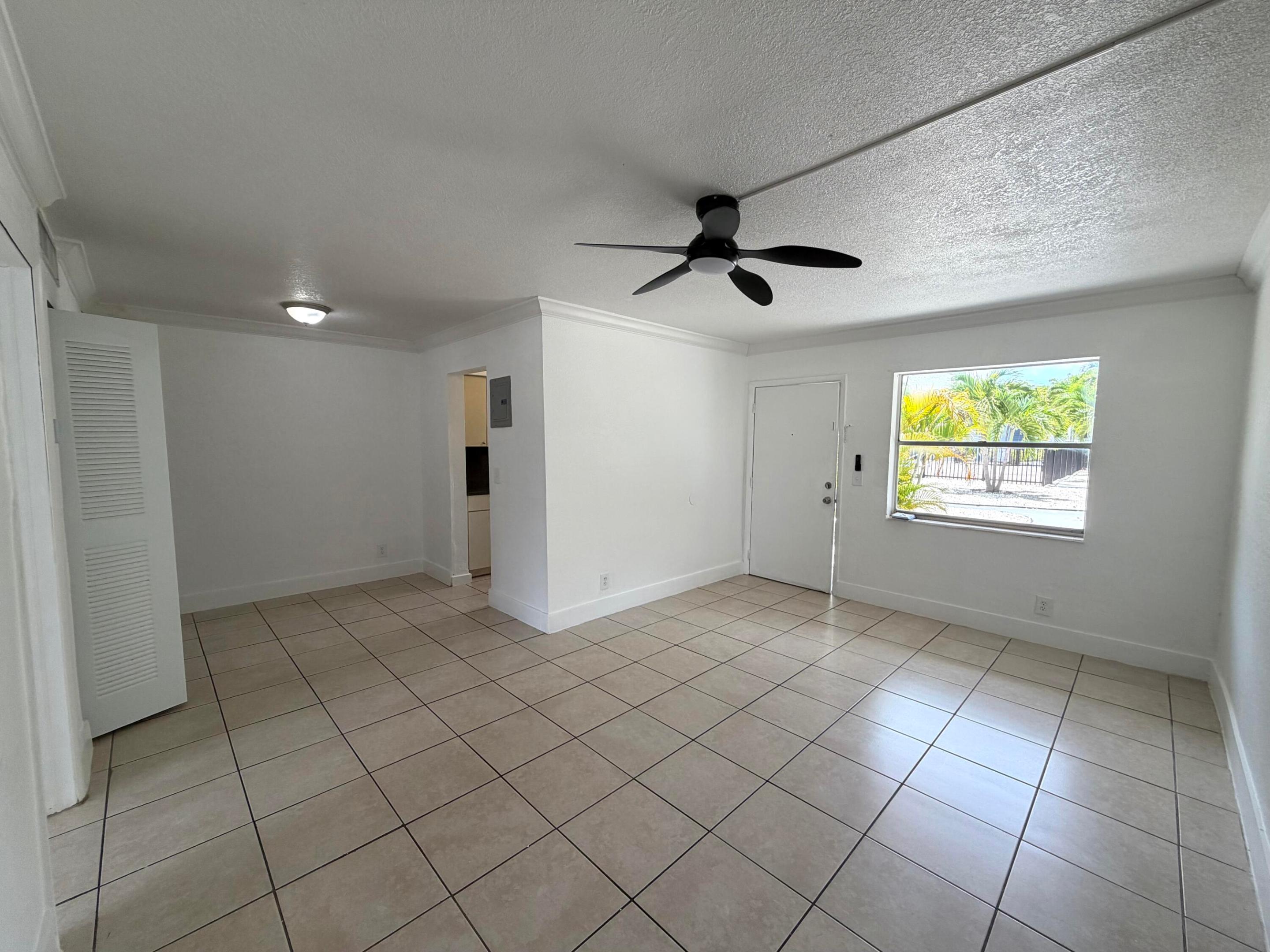 2127 Davie Boulevard 115 Property Photo 3