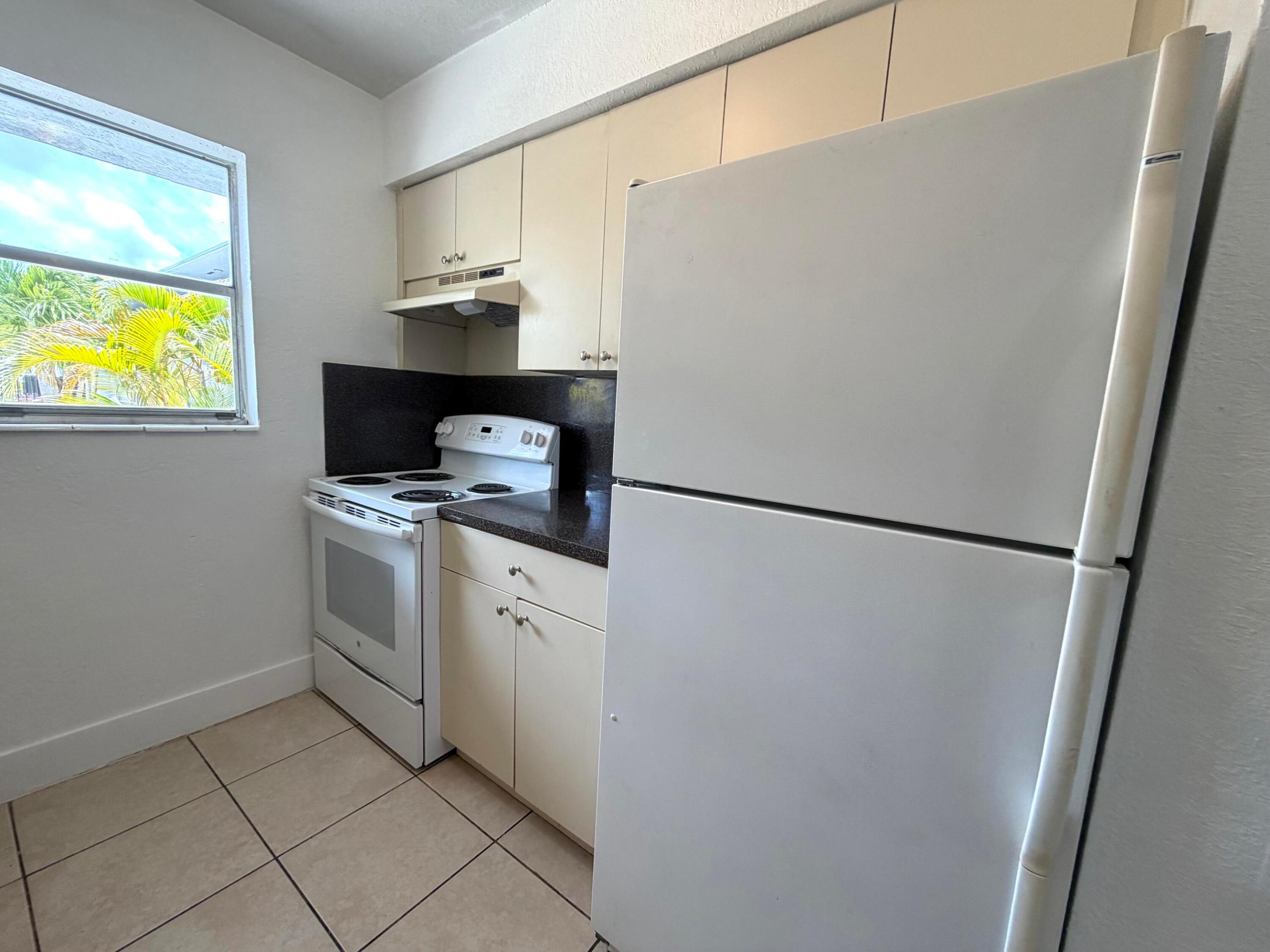 2127 Davie Boulevard 115 Property Photo 8