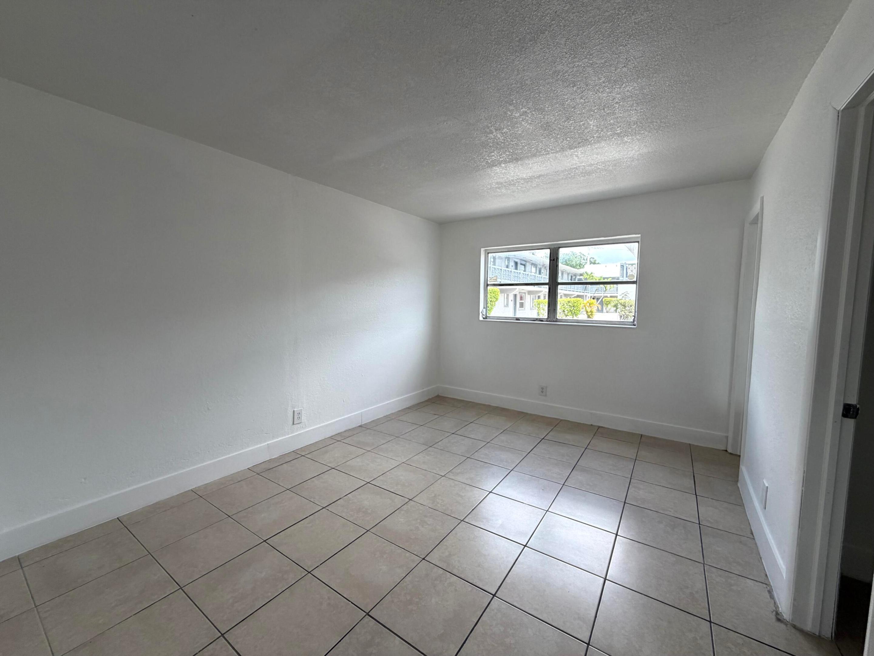 2127 Davie Boulevard 115 Property Photo 9