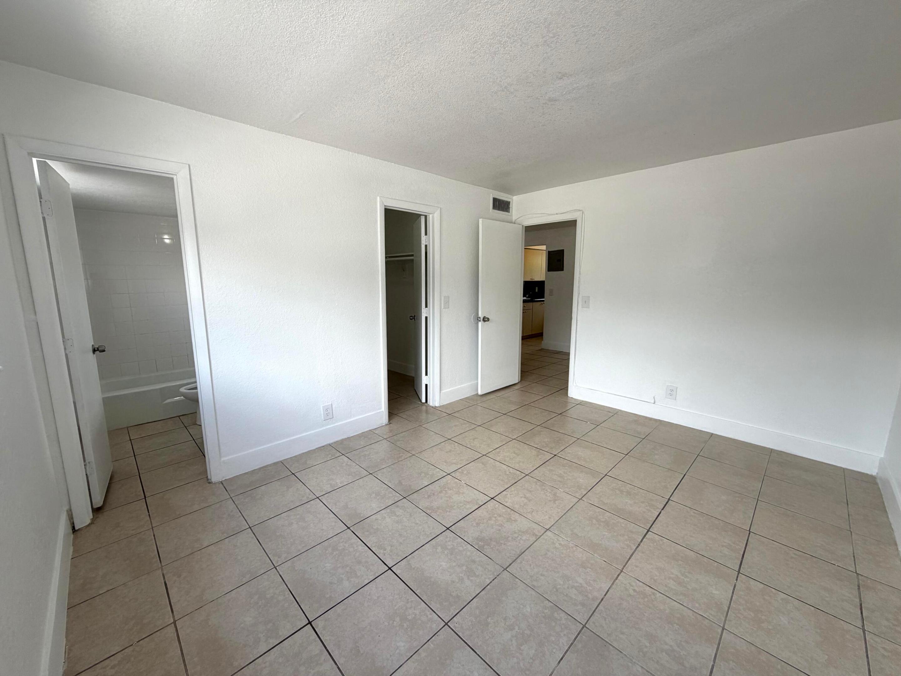 2127 Davie Boulevard 115 Property Photo 10