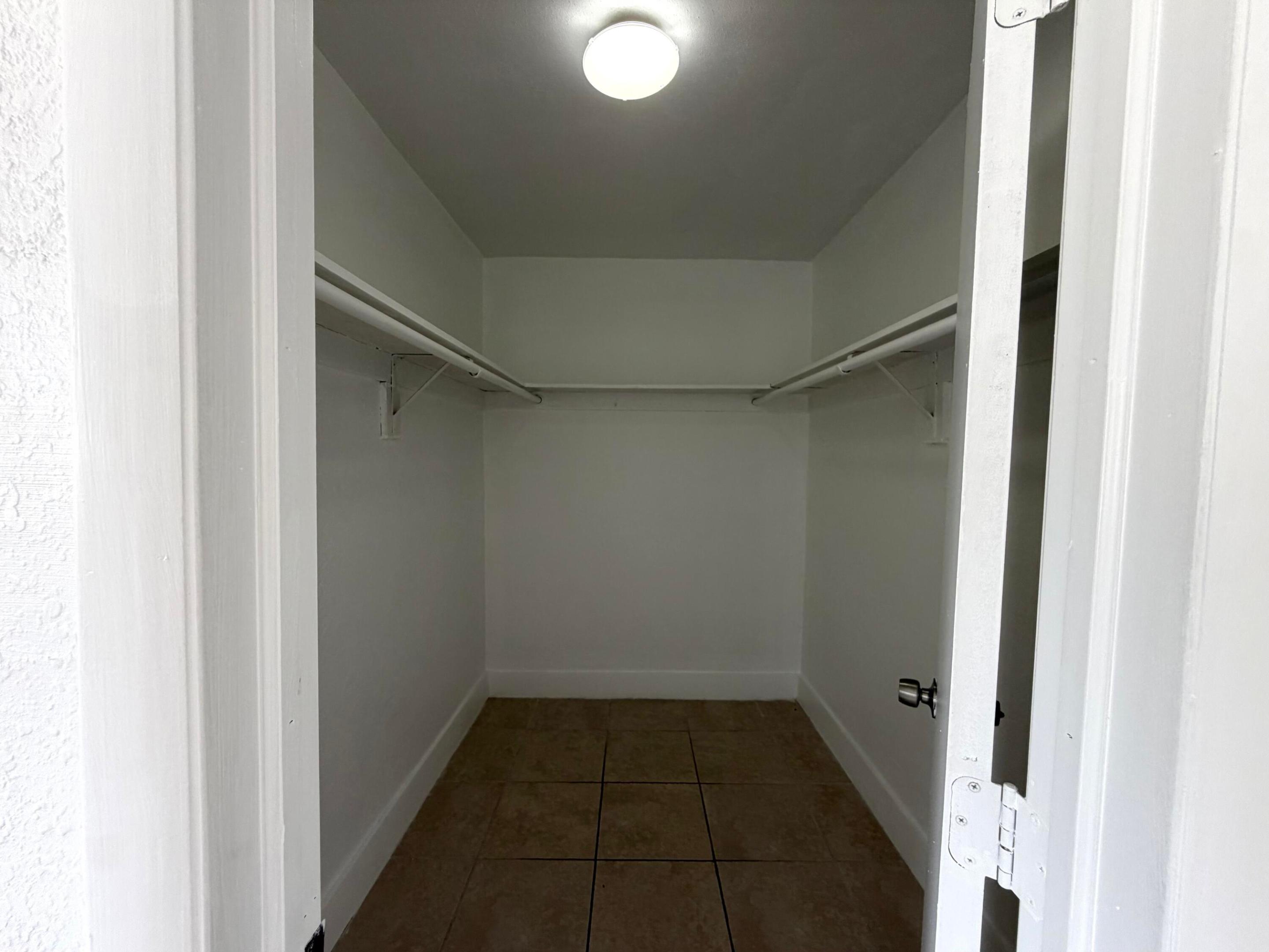 2127 Davie Boulevard 115 Property Photo 11