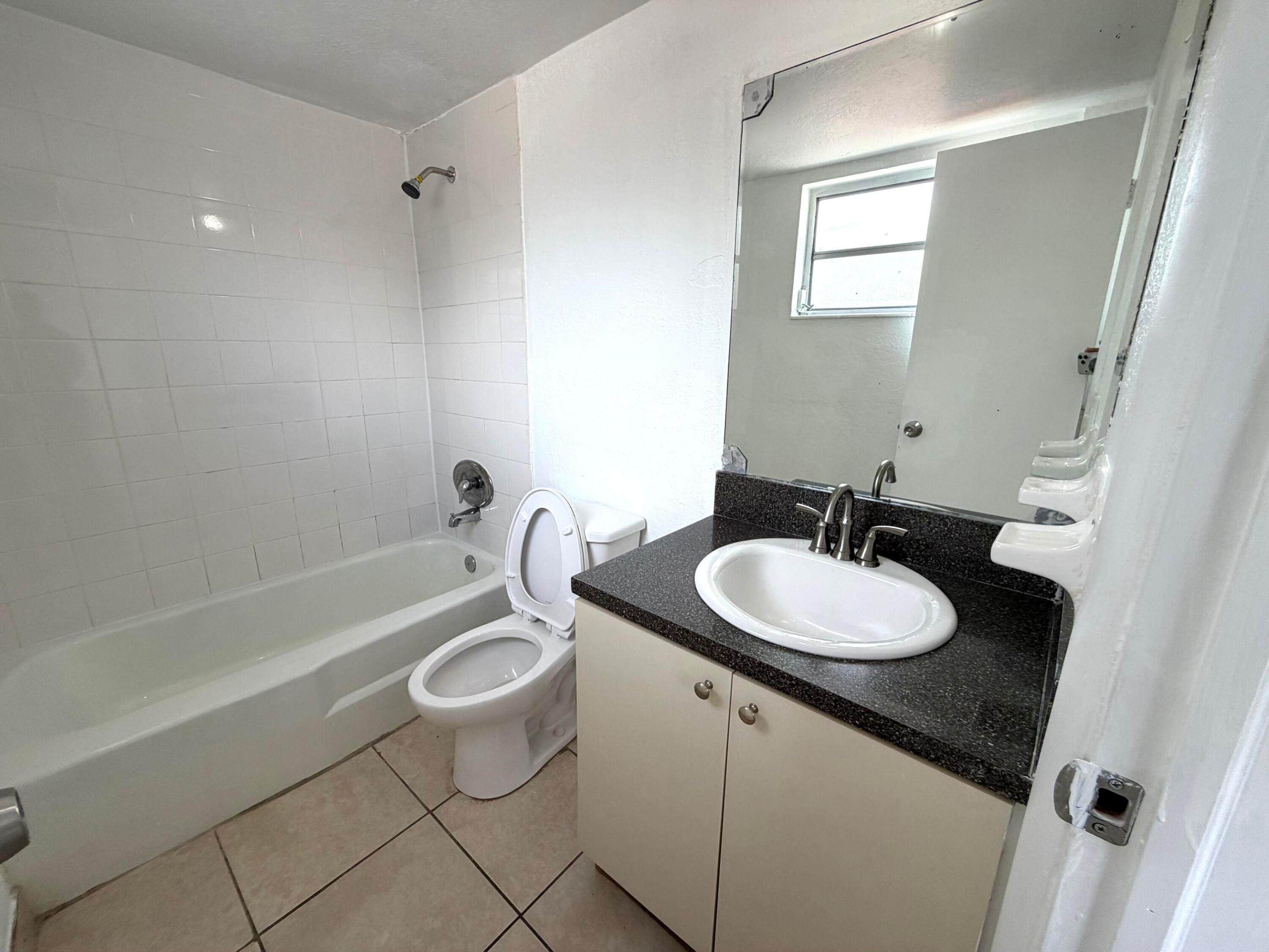 2127 Davie Boulevard 115 Property Photo 12