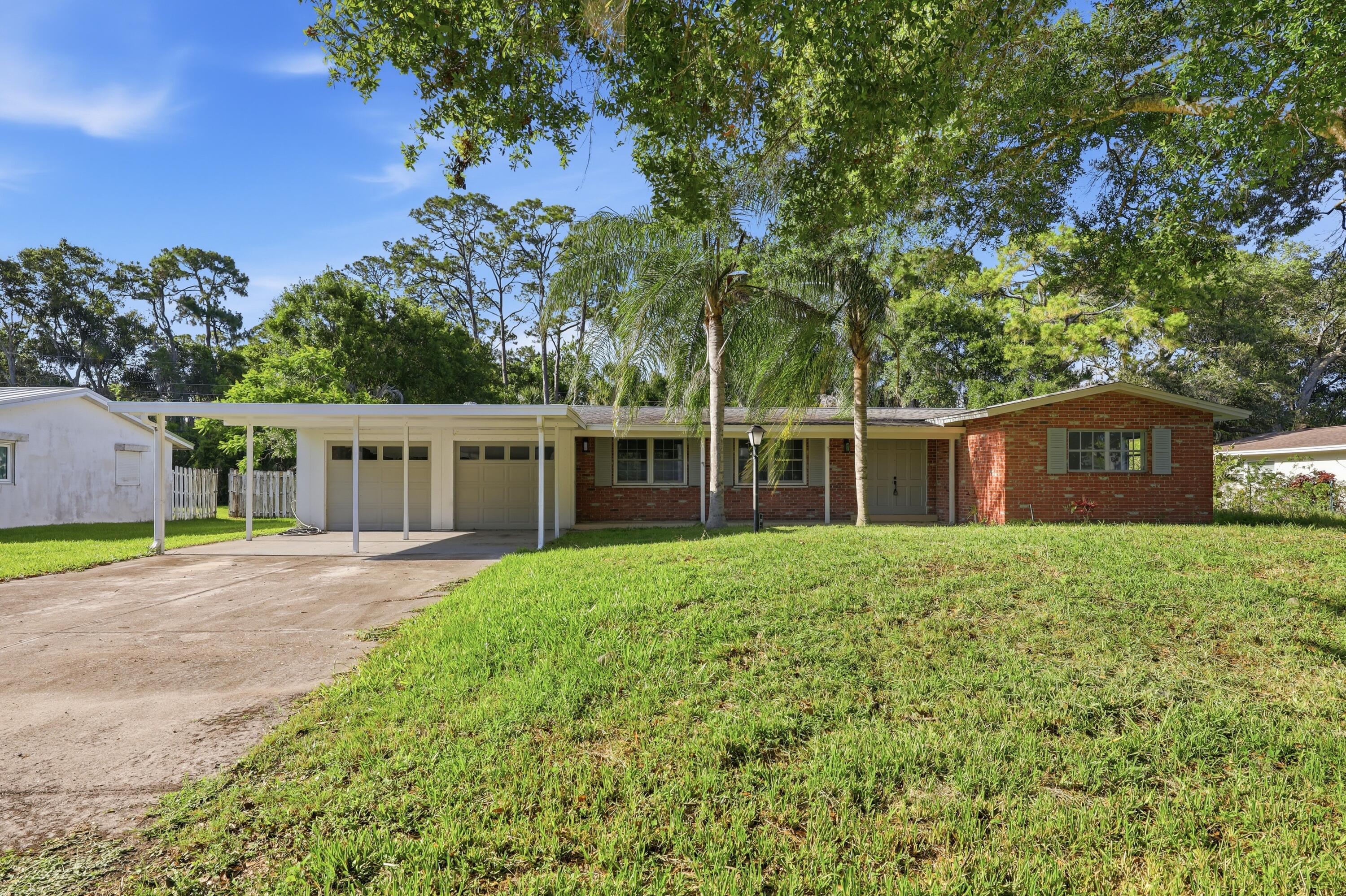 2726 6th Place Property Photo 1