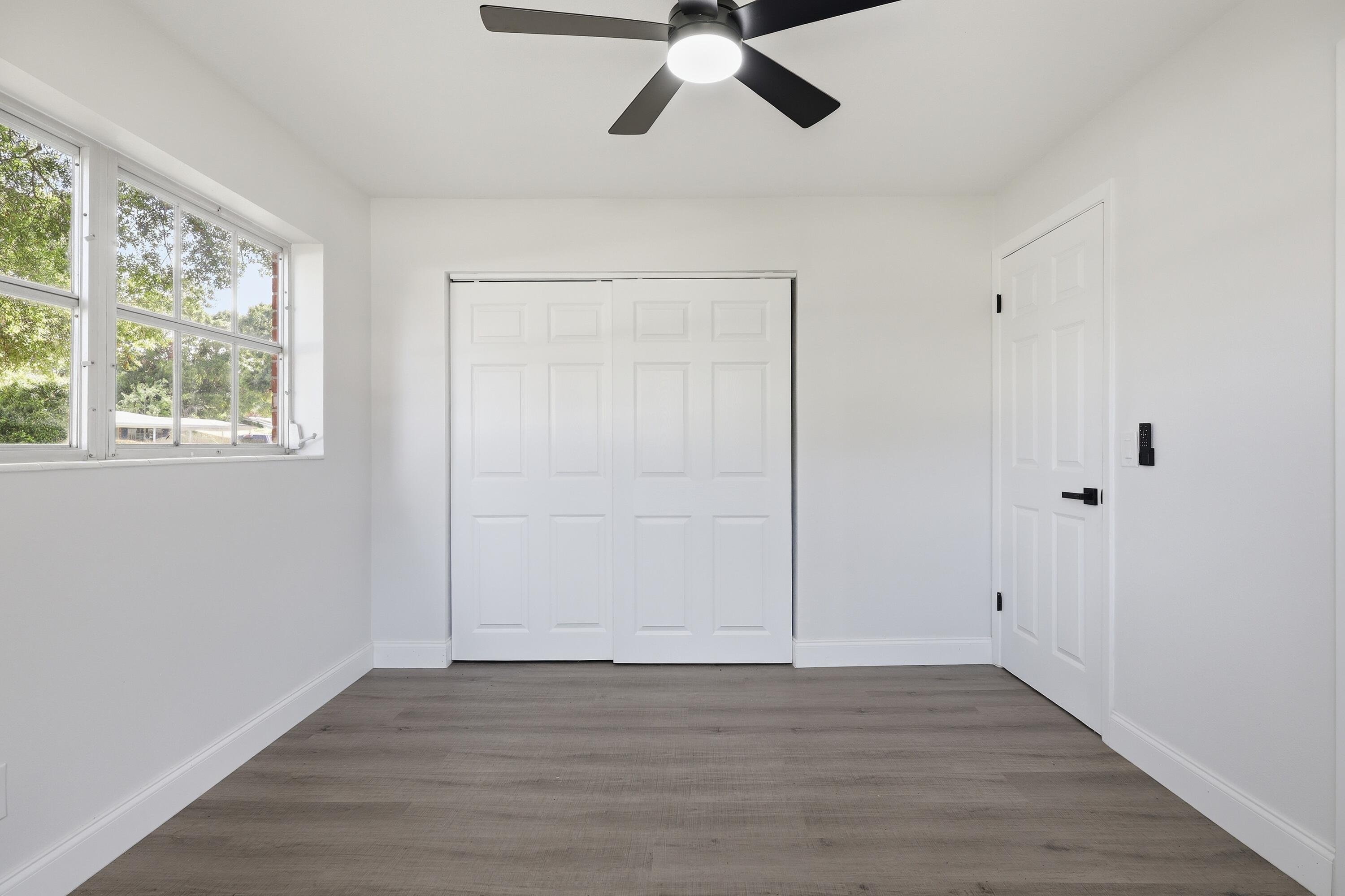 2726 6th Place Property Photo 11
