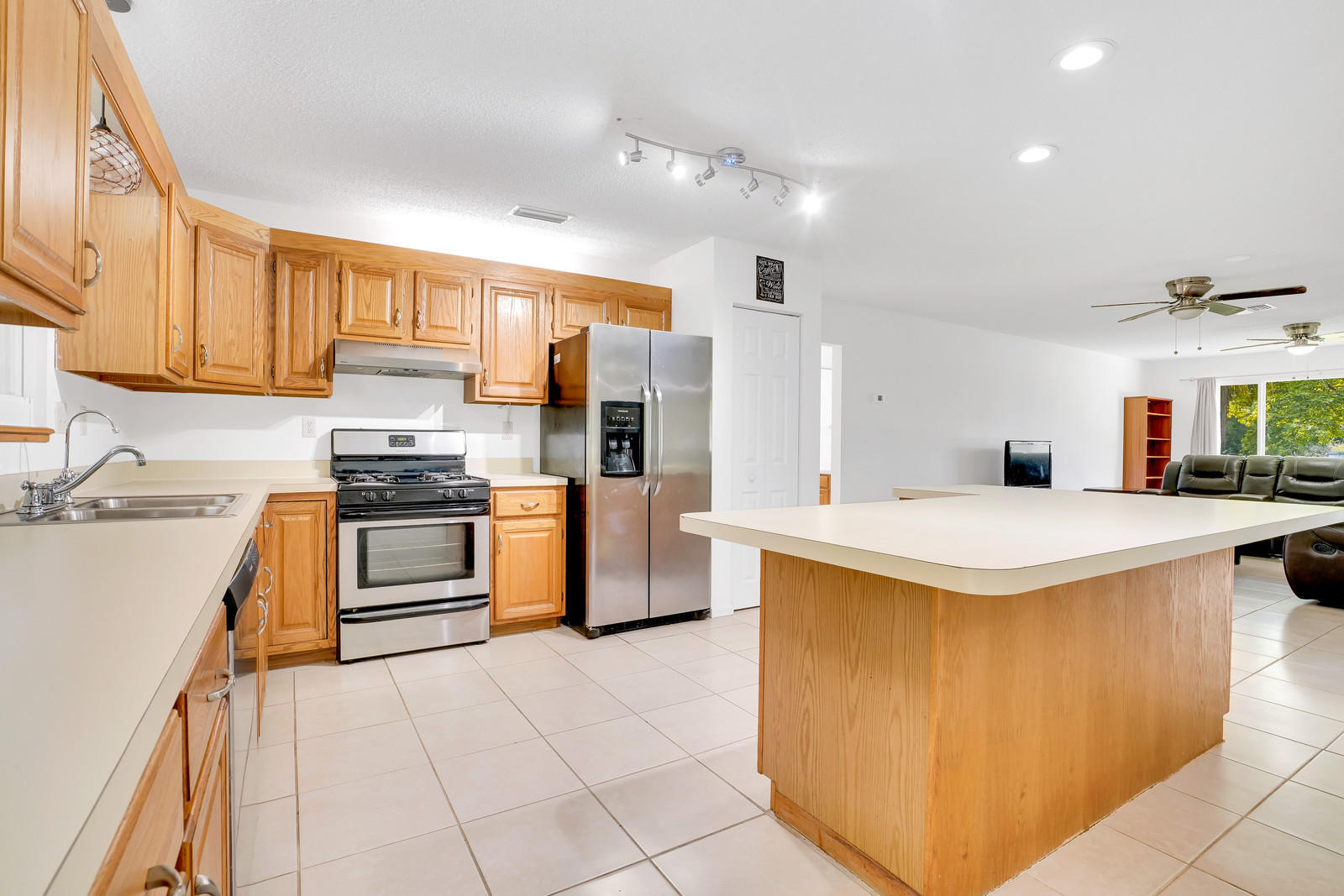 16245 E Burns Drive Property Photo 8