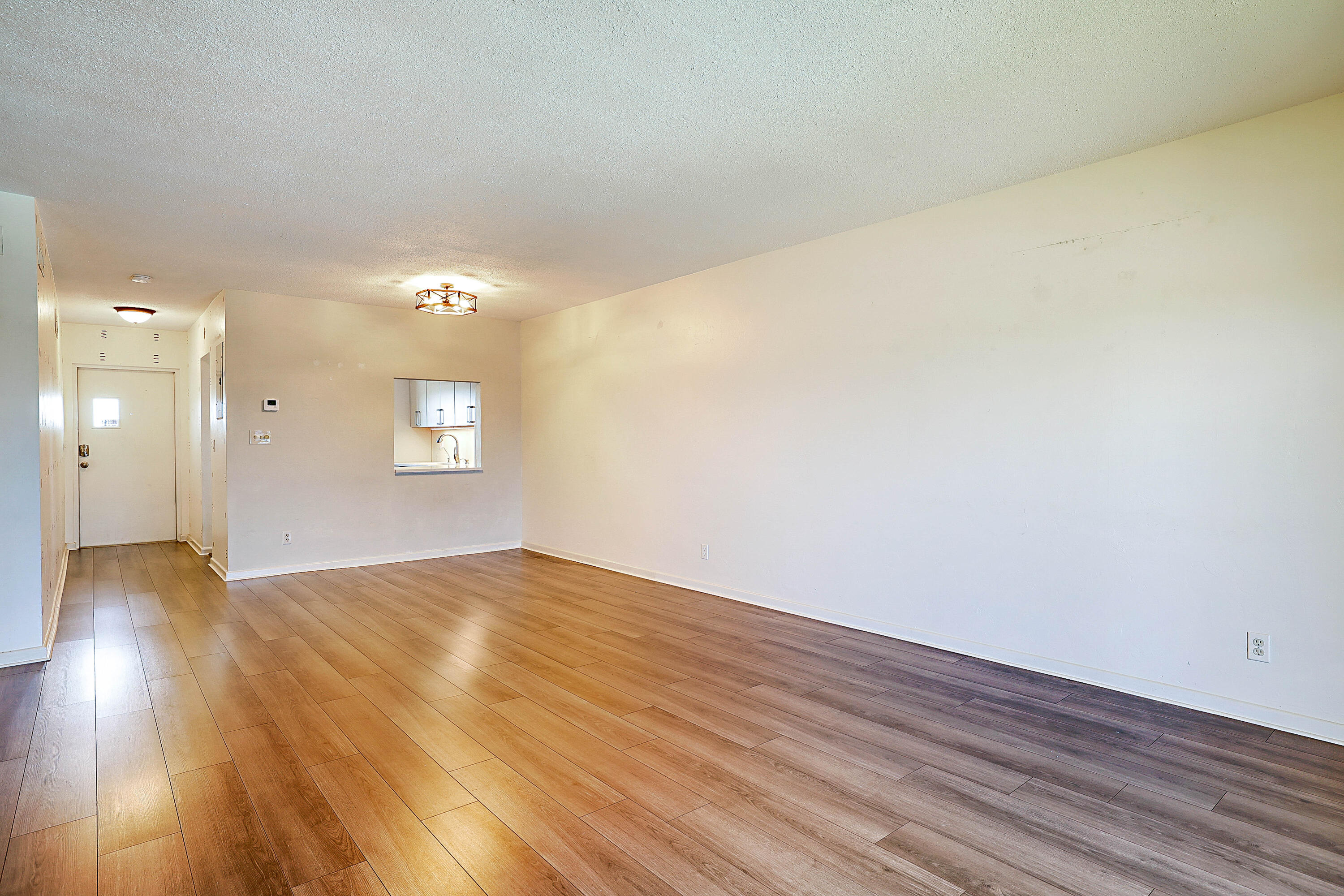 230 N Federal Highway 305 Property Photo 10