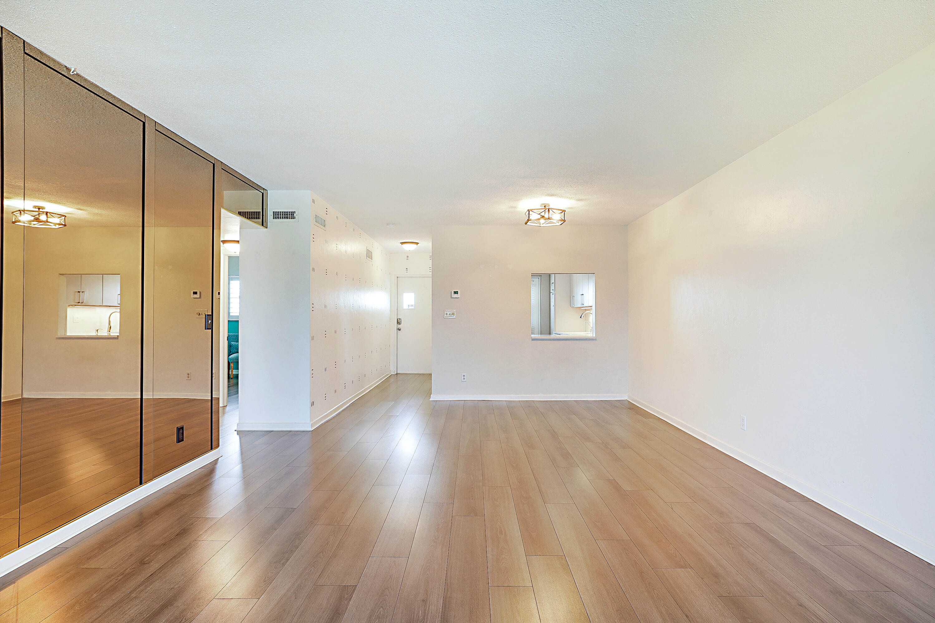 230 N Federal Highway 305 Property Photo 12