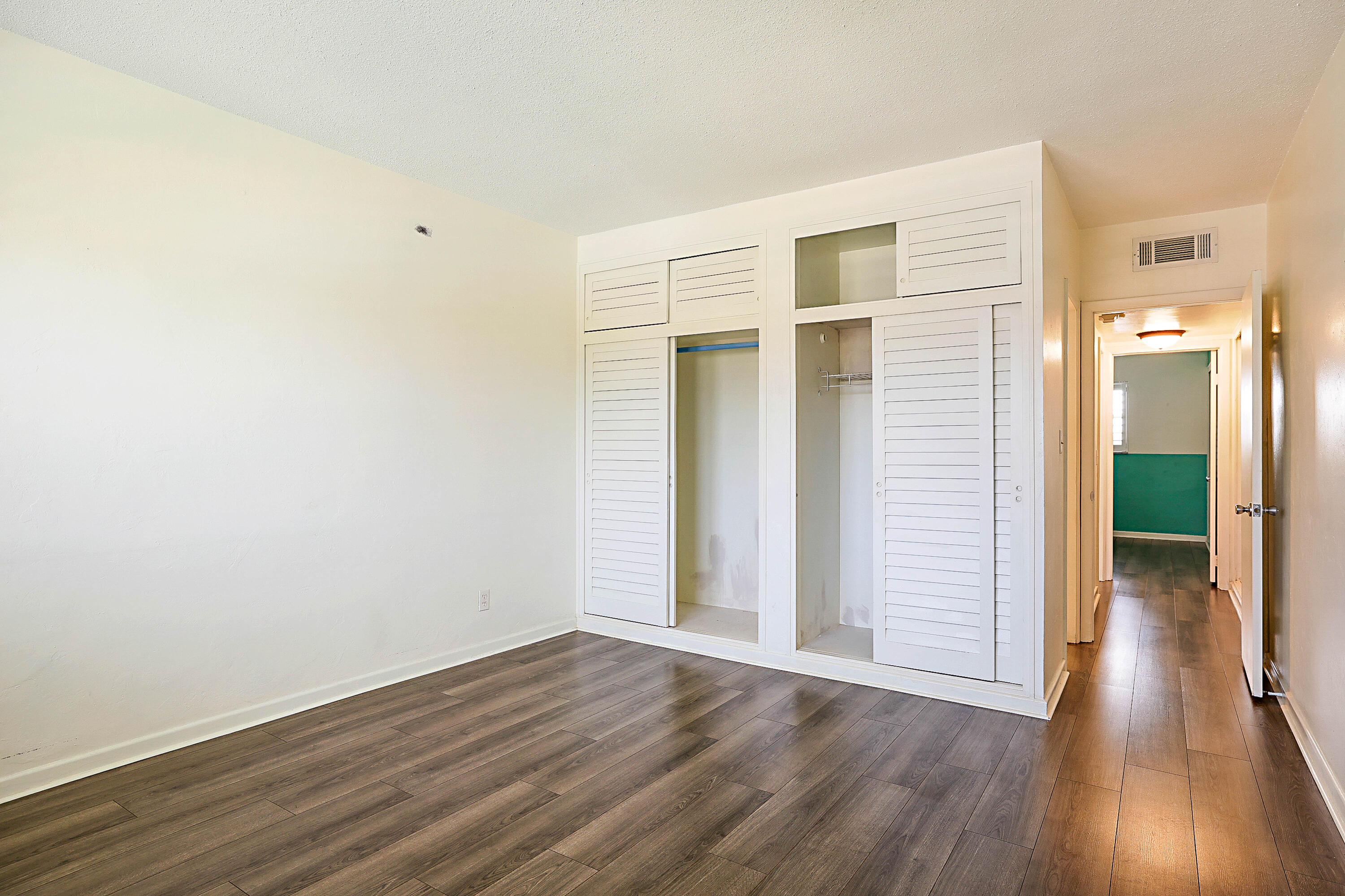 230 N Federal Highway 305 Property Photo 27