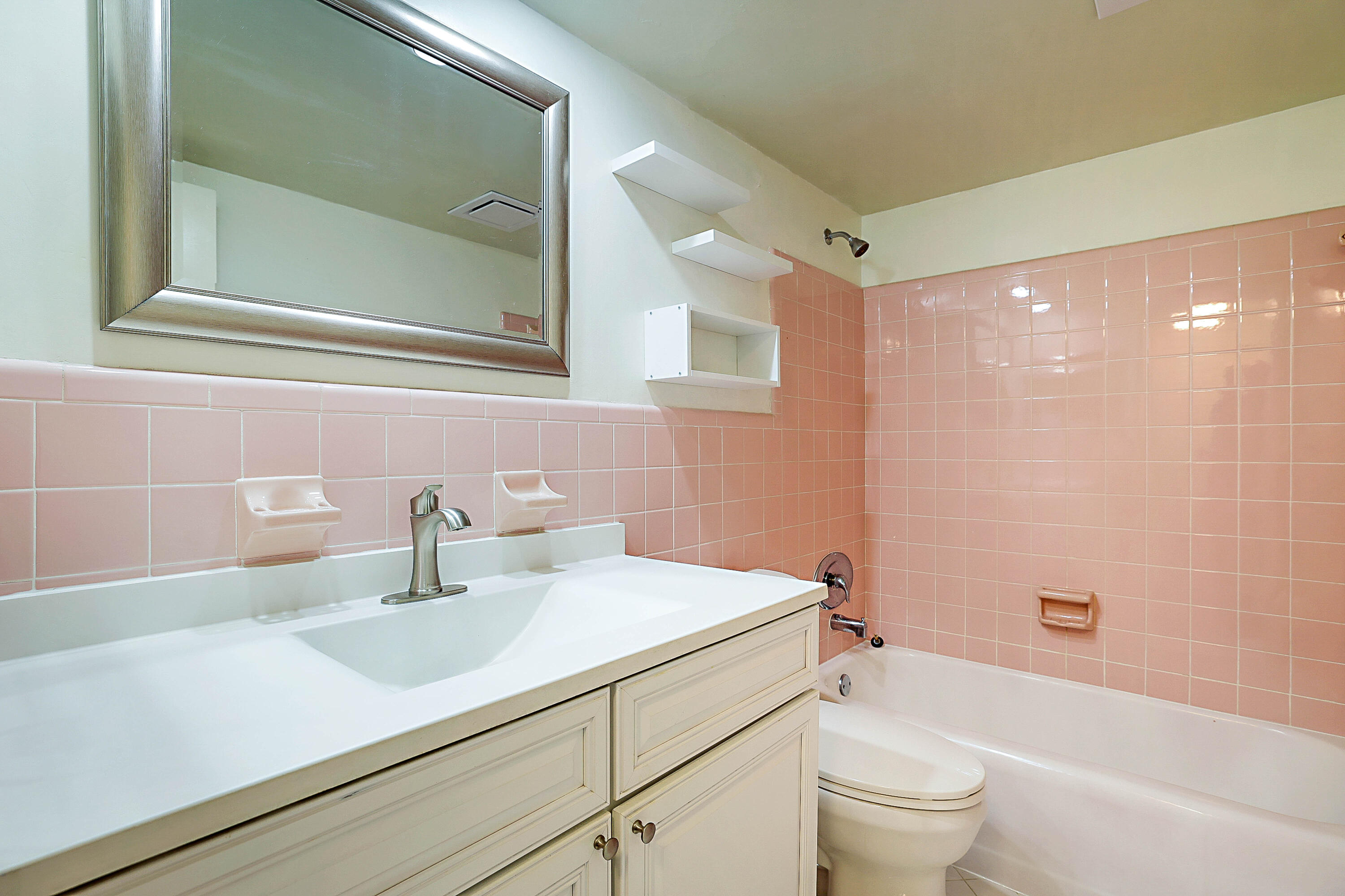 230 N Federal Highway 305 Property Photo 29