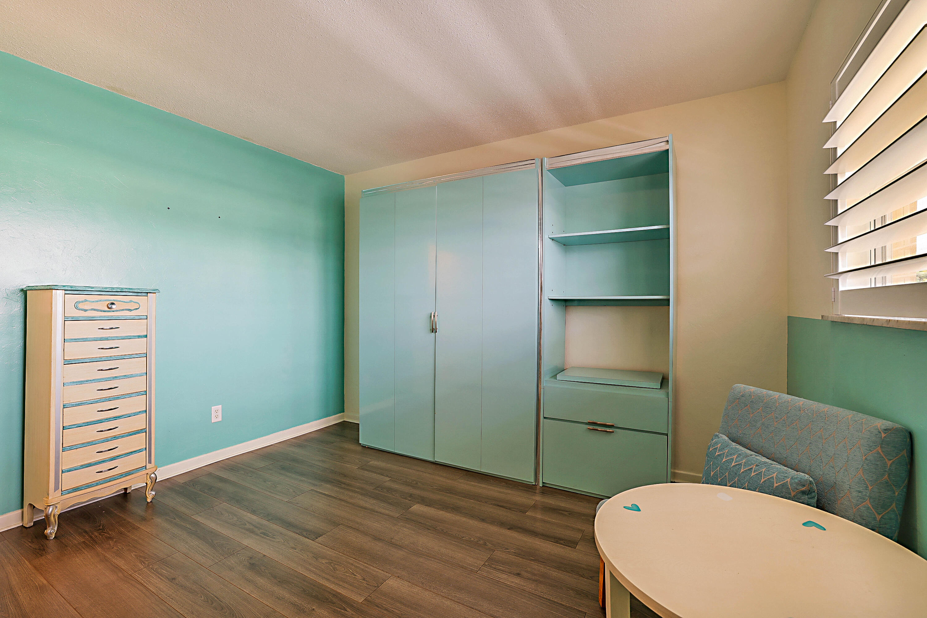 230 N Federal Highway 305 Property Photo 33