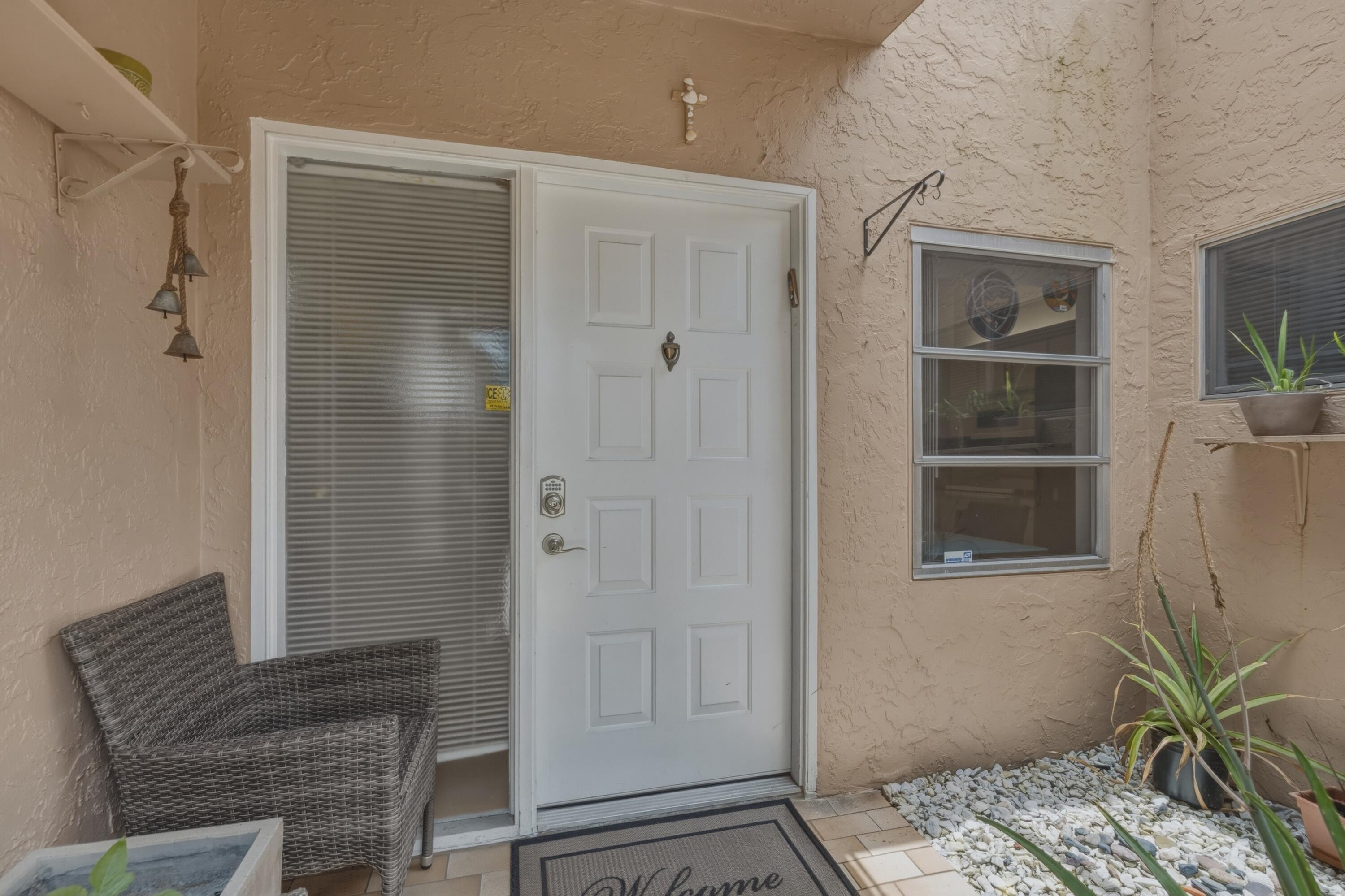 8128 Summerbreeze Lane Property Photo 4