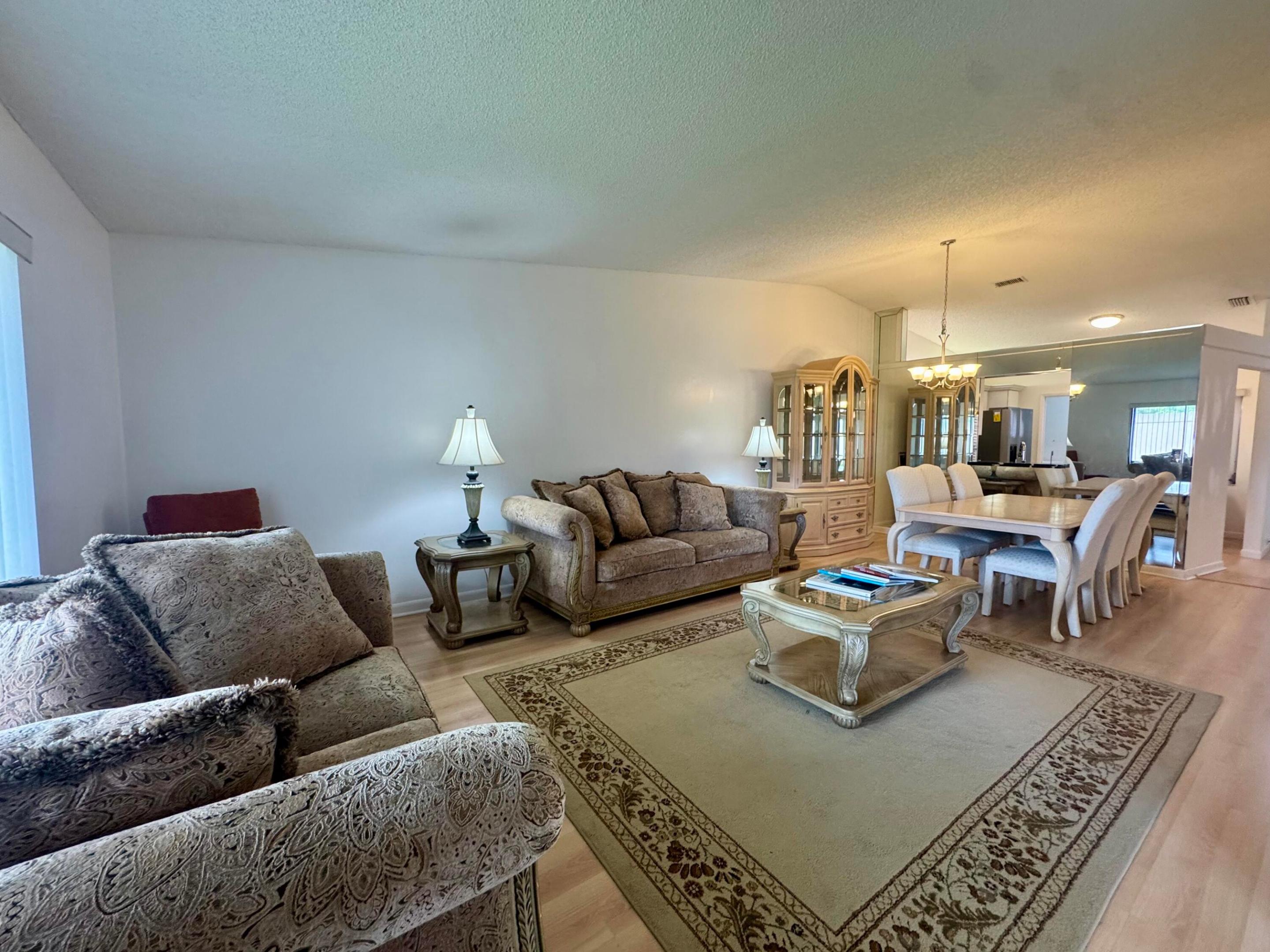 8128 Summerbreeze Lane Property Photo 10