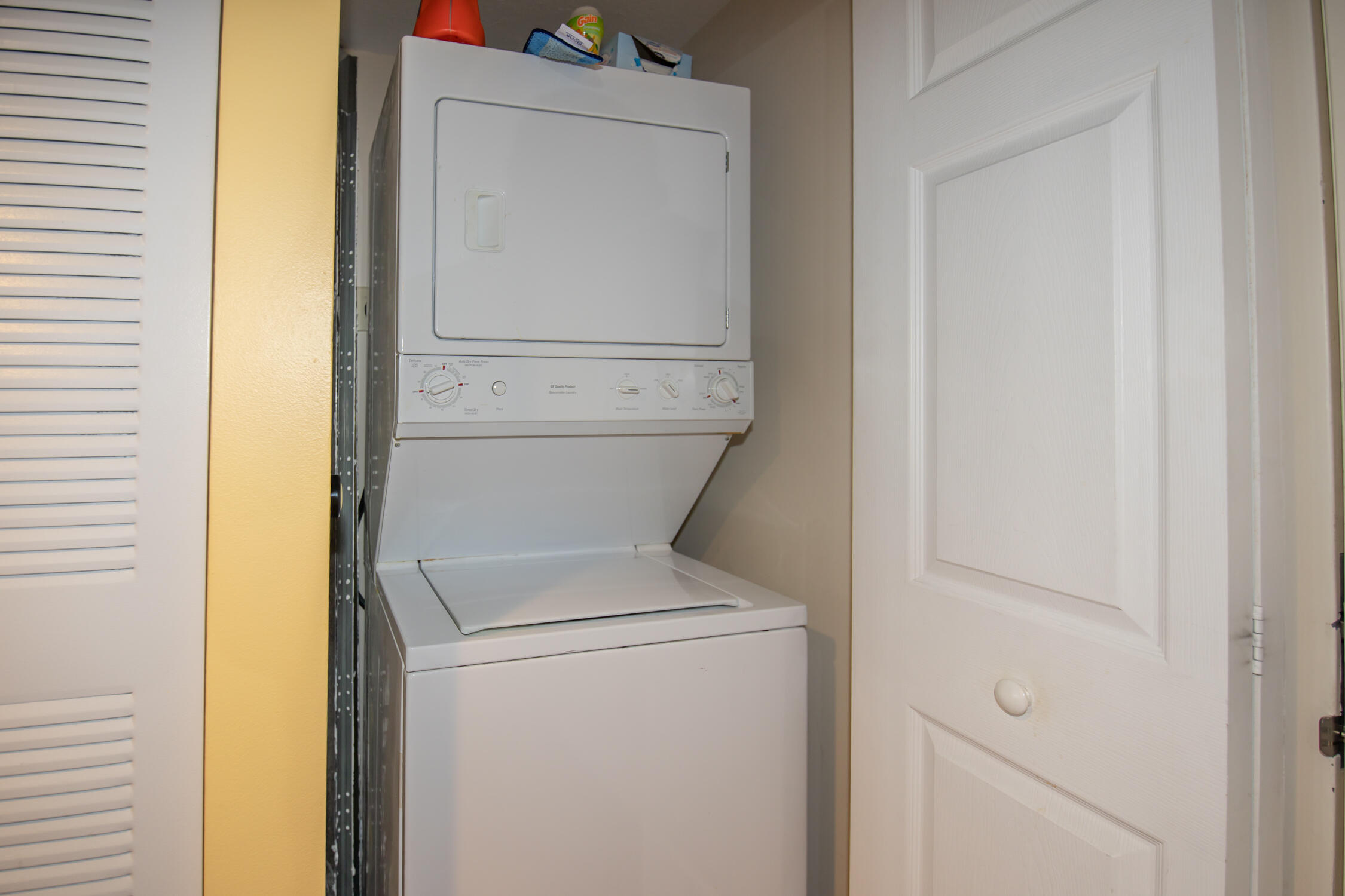 511 Lucerne Avenue 401 Property Photo 18