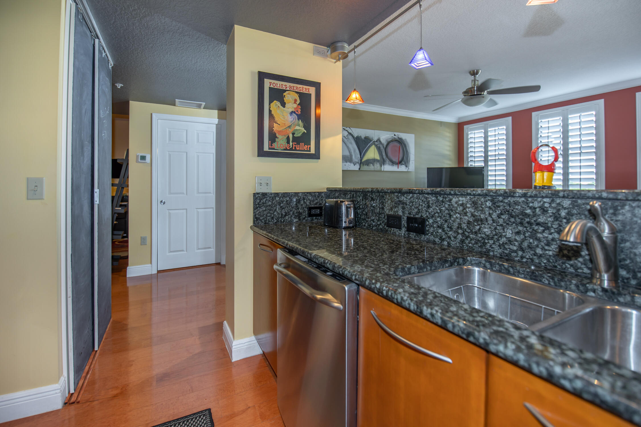 511 Lucerne Avenue 401 Property Photo 35