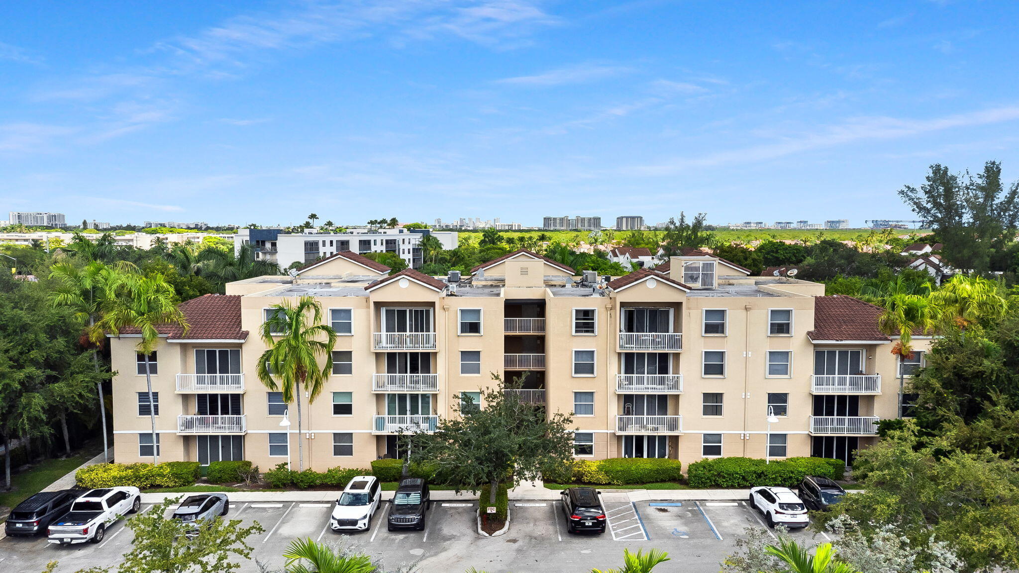 529 E Sheridan Street 1081