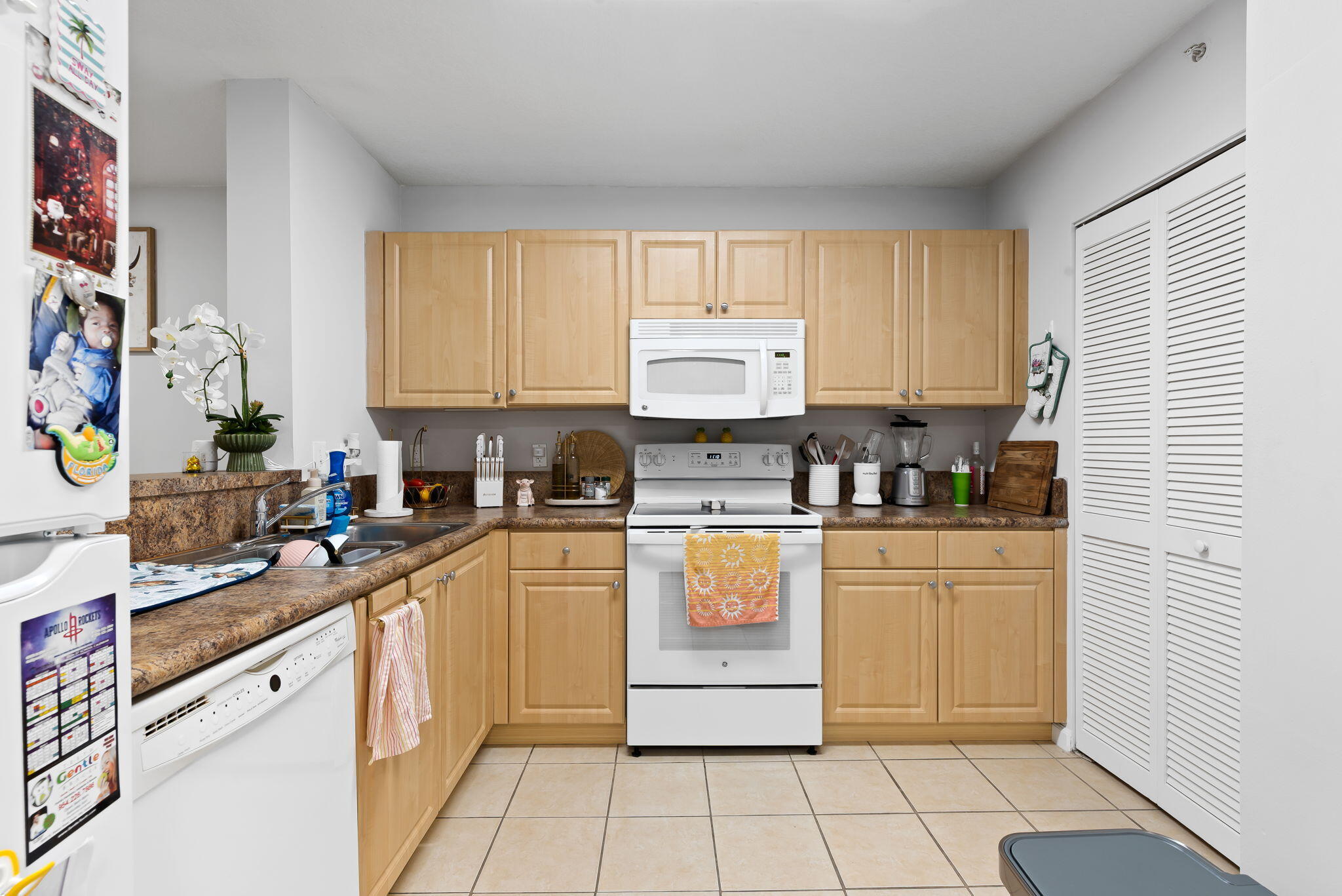 529 E Sheridan Street 1081 Property Photo 10