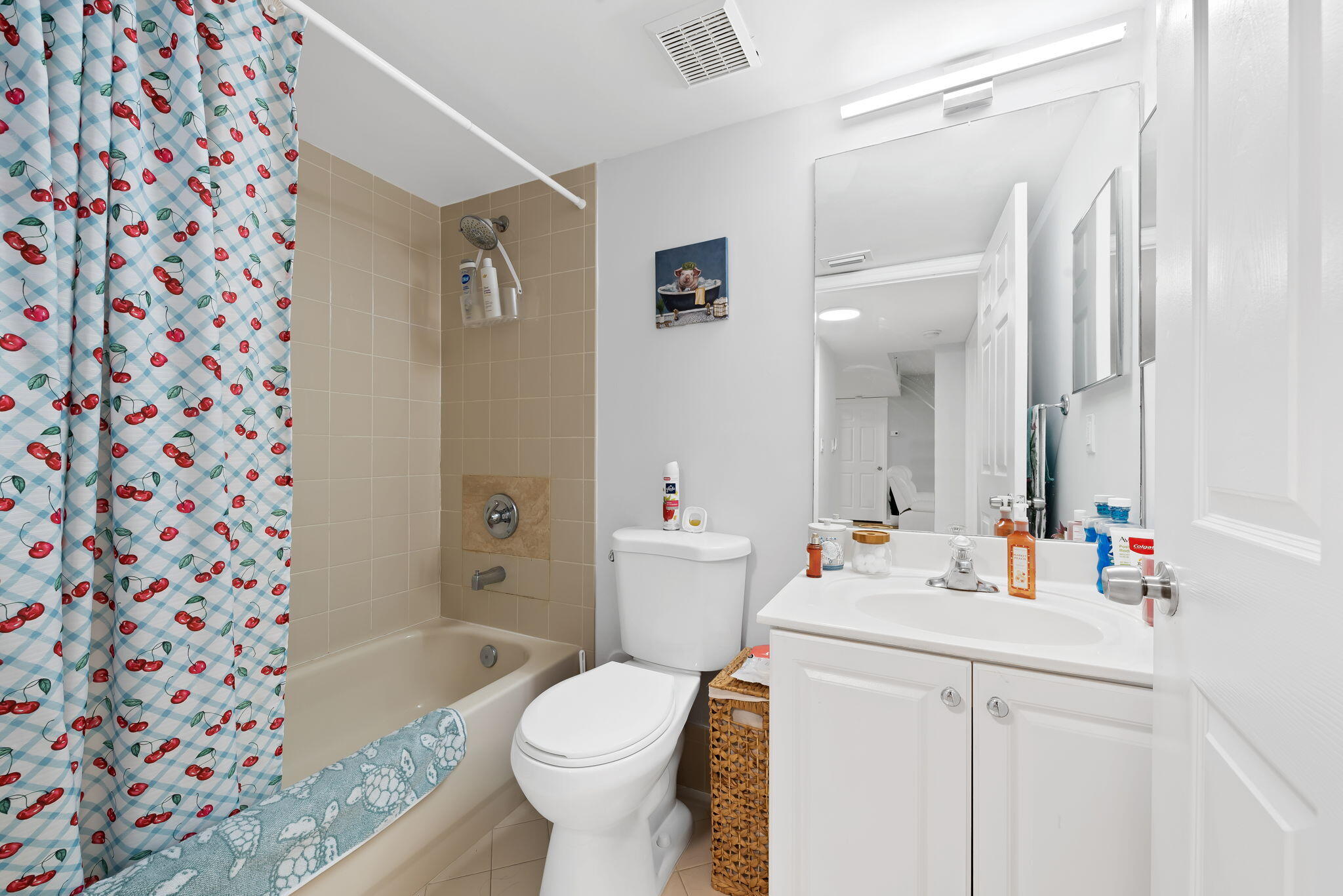 529 E Sheridan Street 1081 Property Photo 17