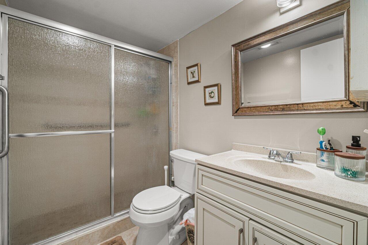 175 Suffolk E Property Photo 10