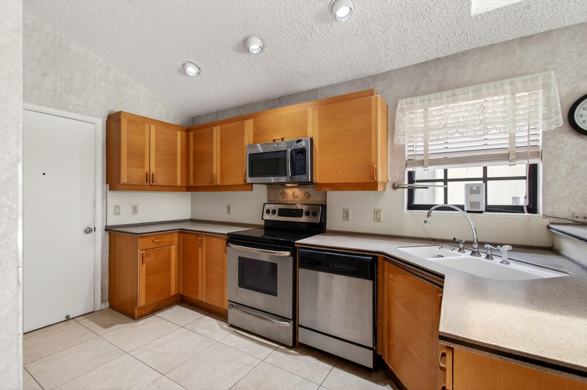 7004 Bitterbush Place Property Photo 37