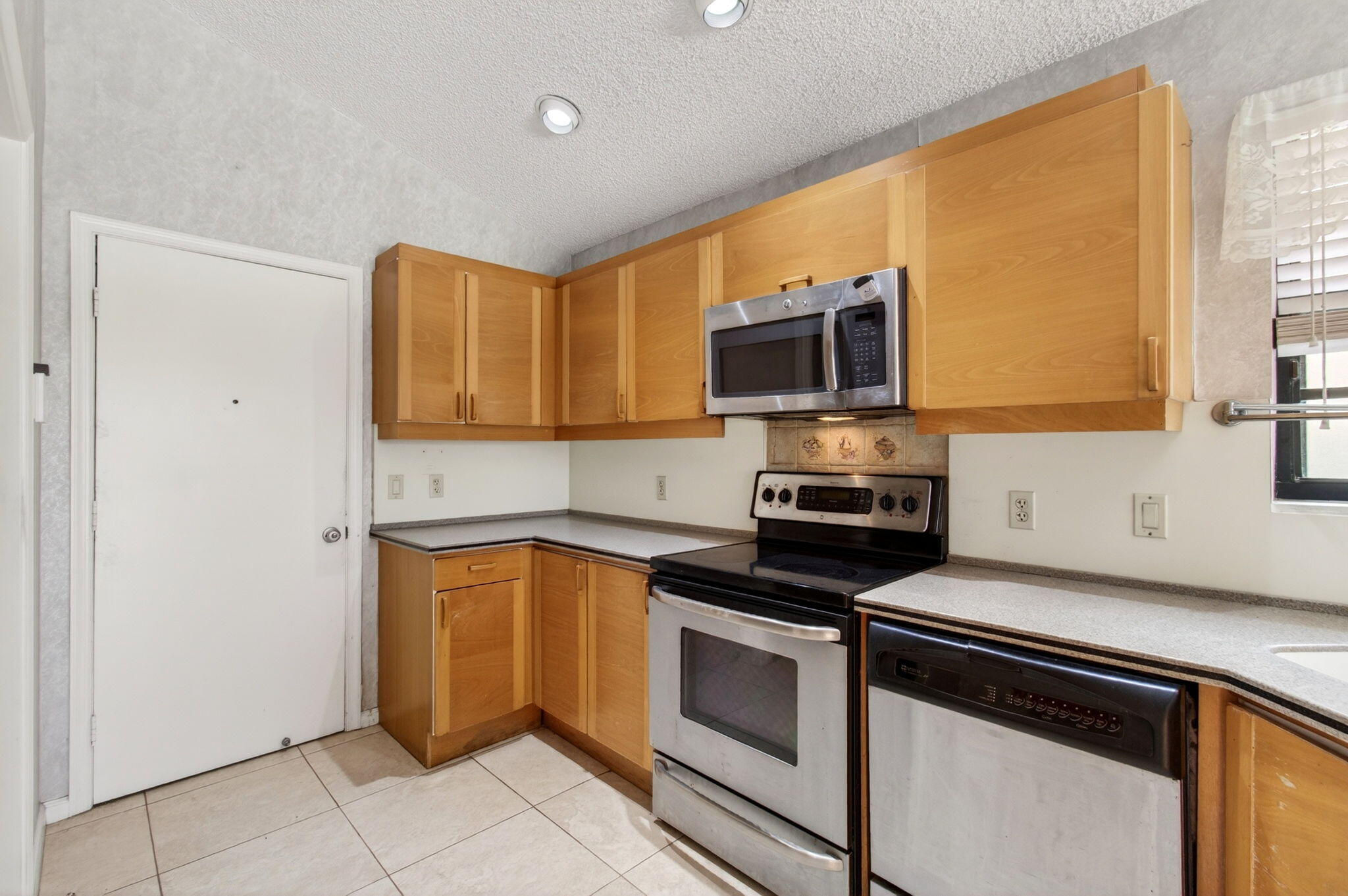 7004 Bitterbush Place Property Photo 38