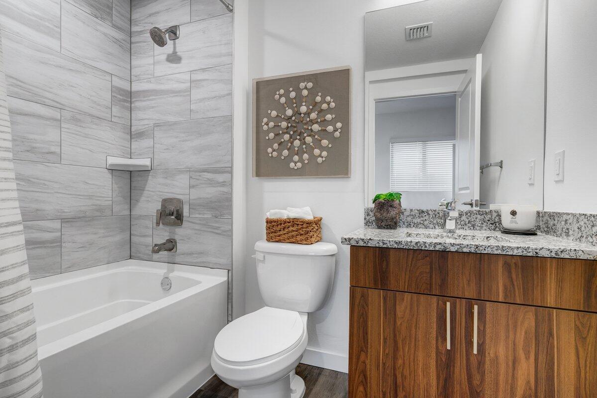 4290 Lakewood Road Unit 204 Property Photo 4