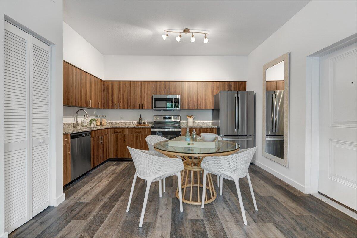 4290 Lakewood Road Unit 302 Property Photo 6