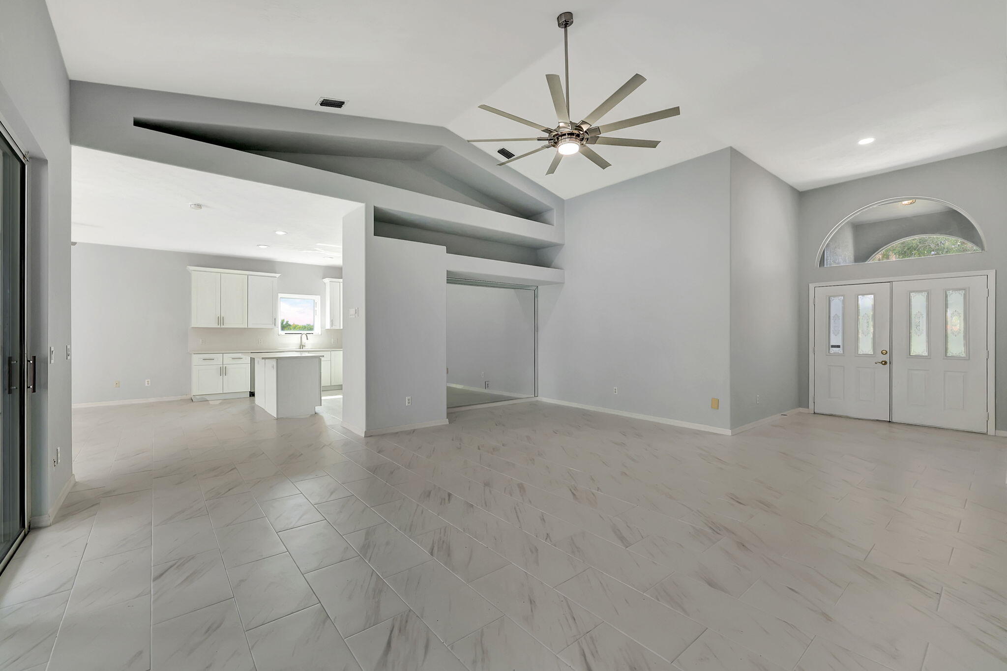 2704 Se Eagle Drive Property Photo 12