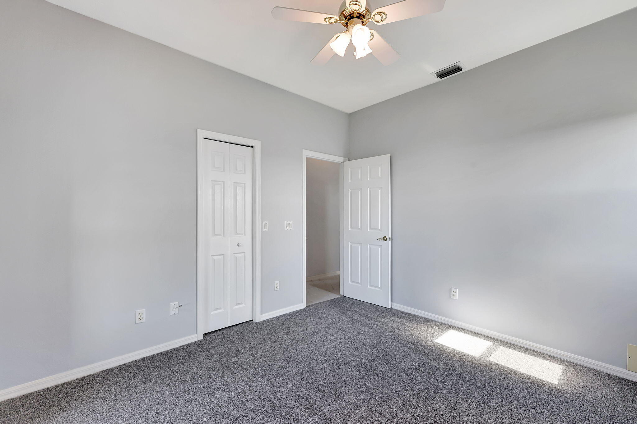 2704 Se Eagle Drive Property Photo 25
