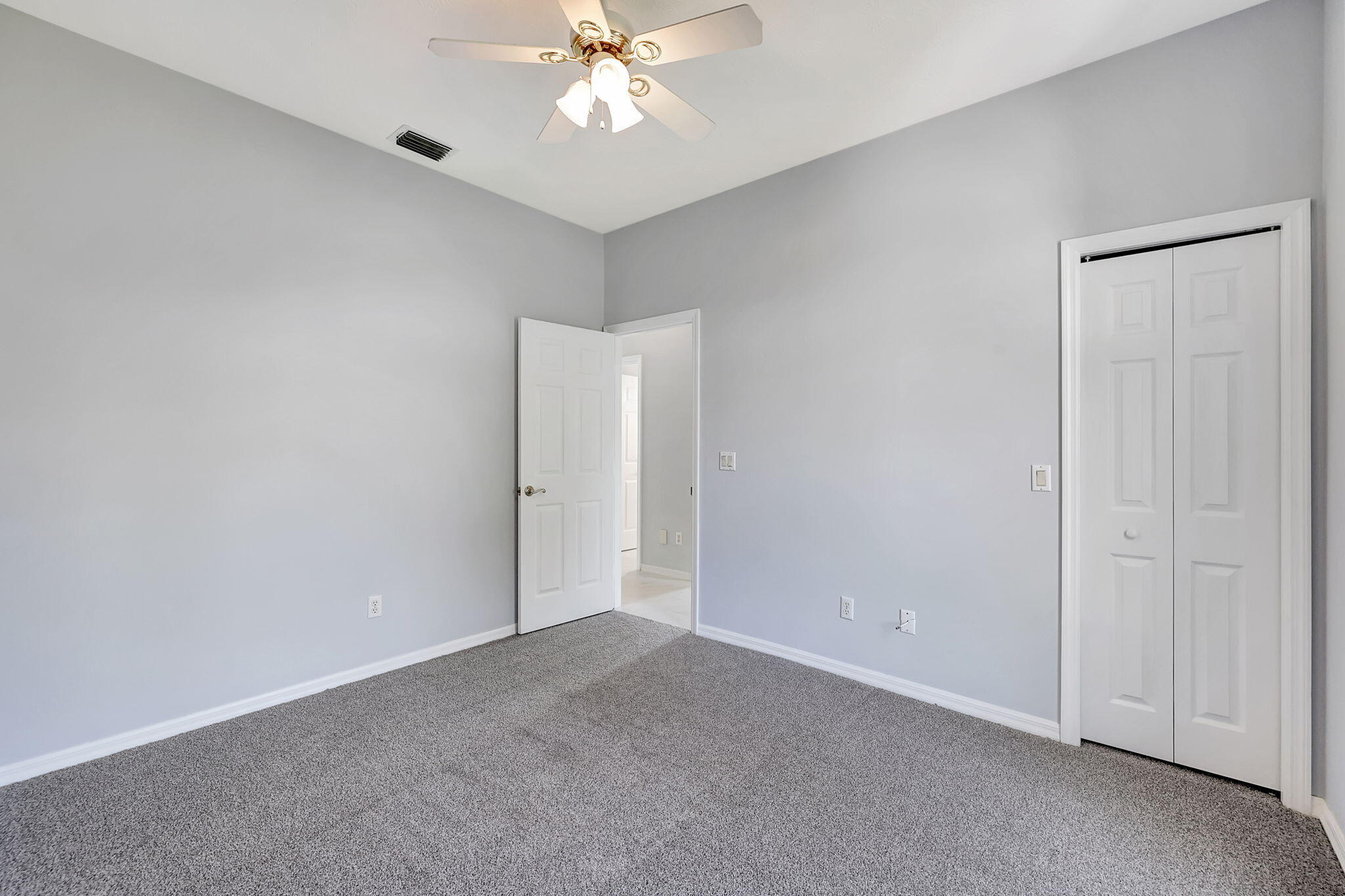 2704 Se Eagle Drive Property Photo 27
