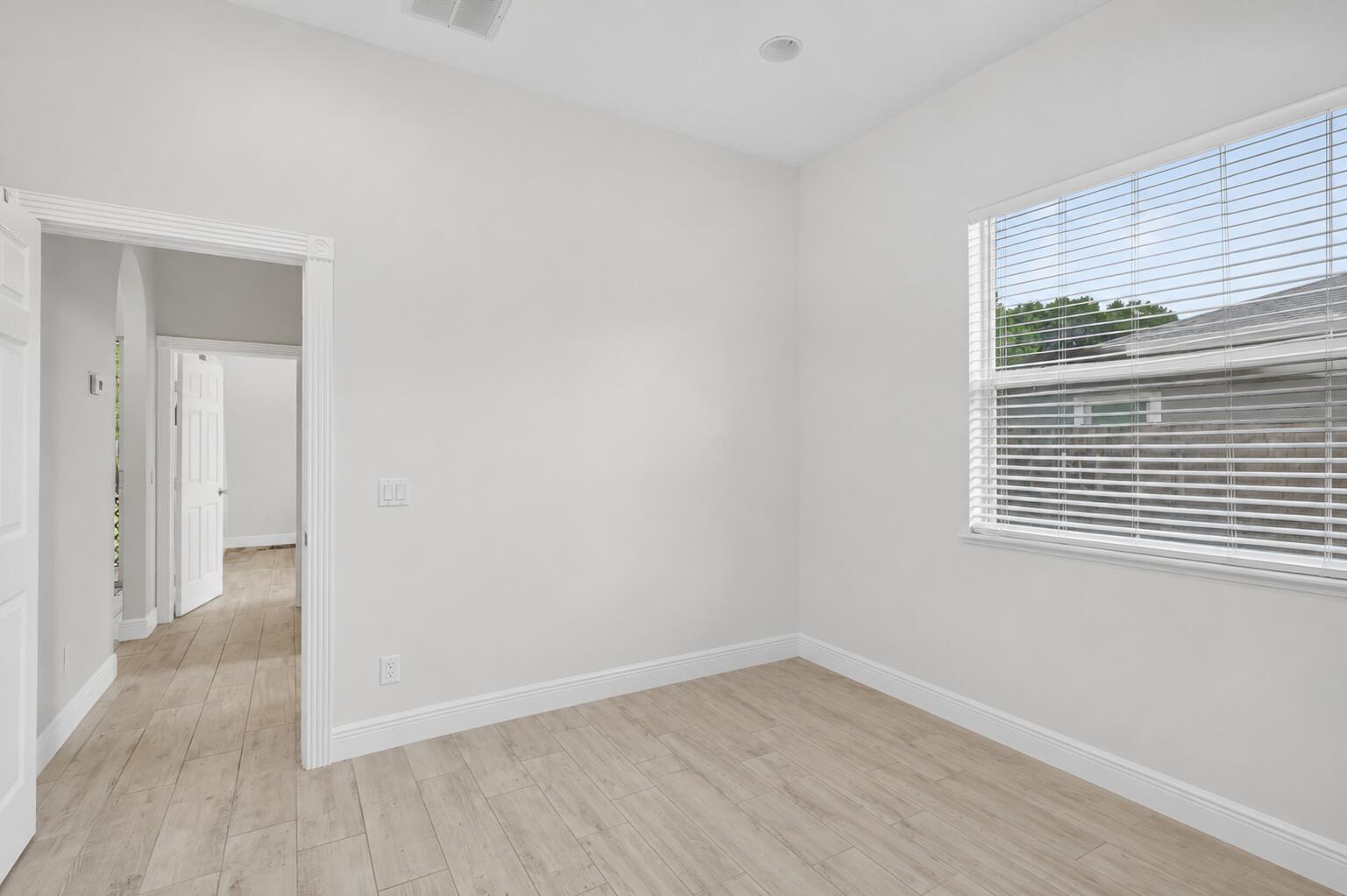 1571 Sw Hunnicut Avenue Property Photo 11