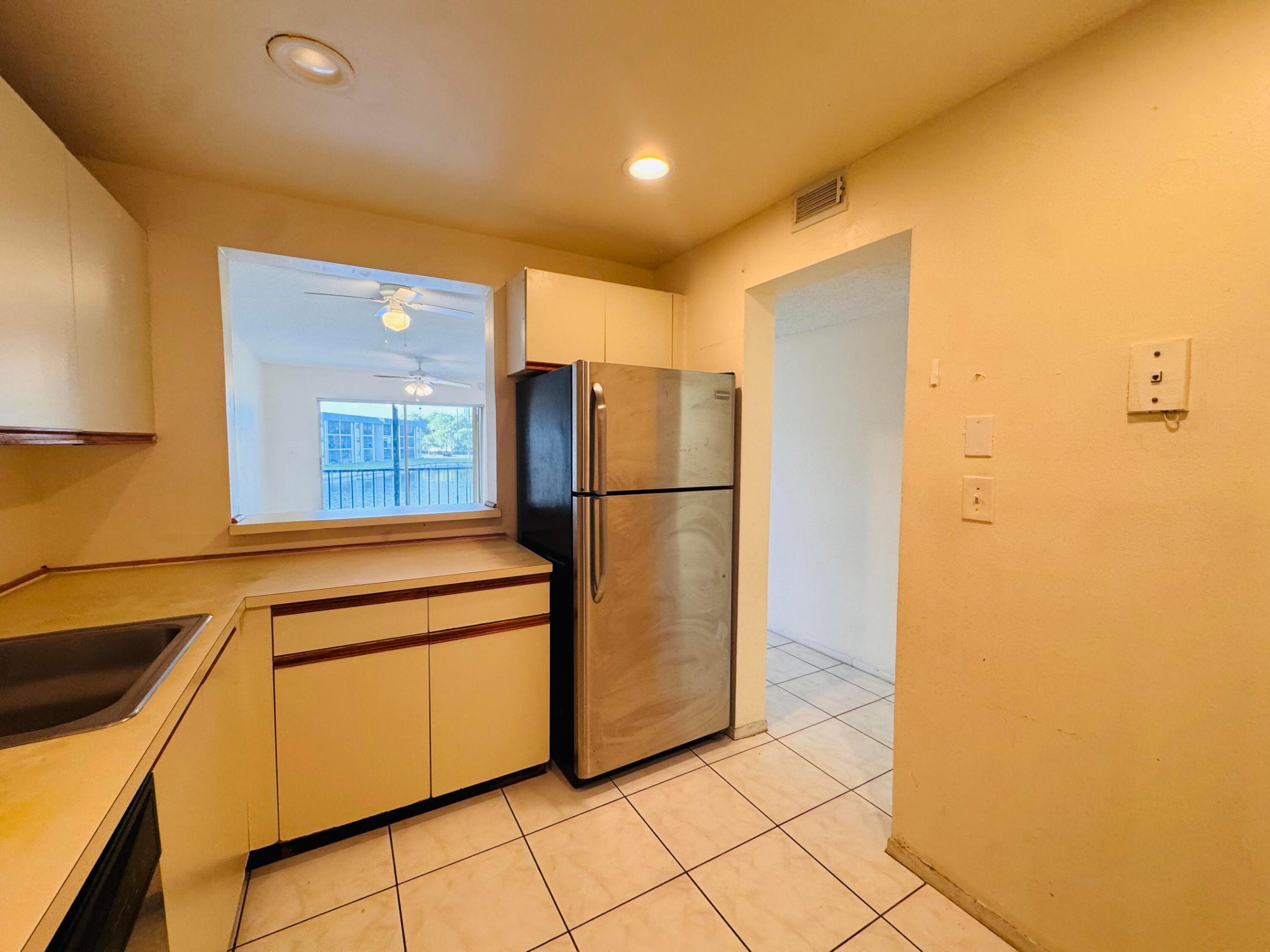 8025 S Colony Cir Circle 203 Property Photo 8