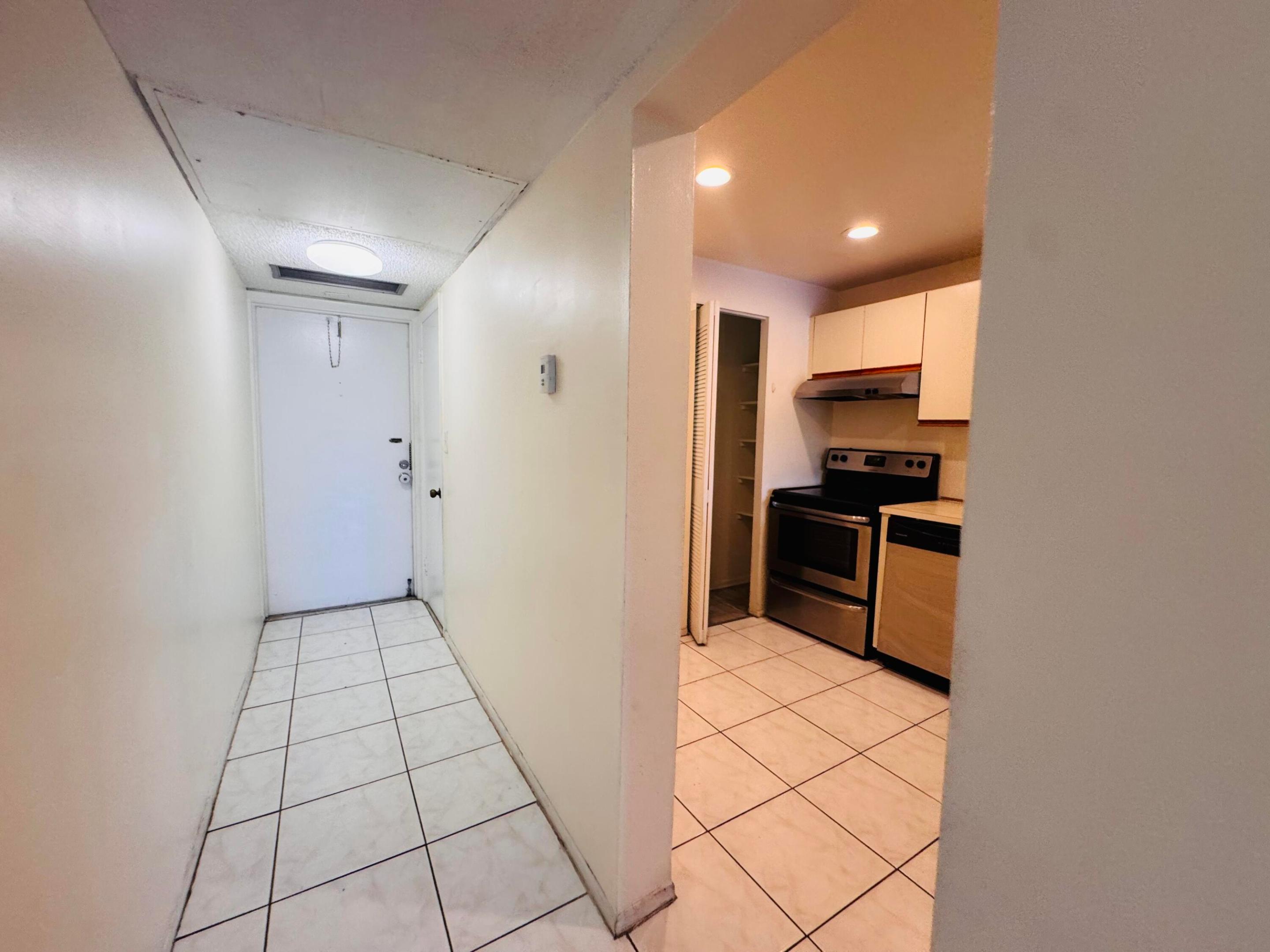 8025 S Colony Cir Circle 203 Property Photo 18